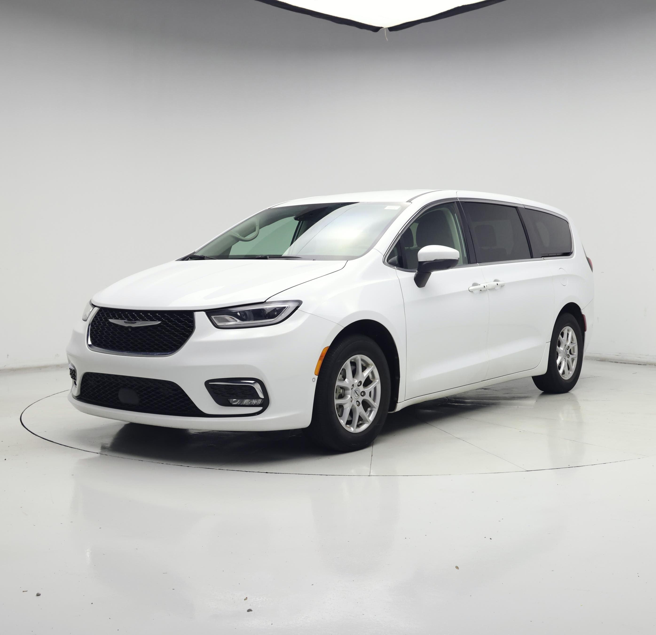 Thumbnail: 2023 Chrysler Pacifica - 4