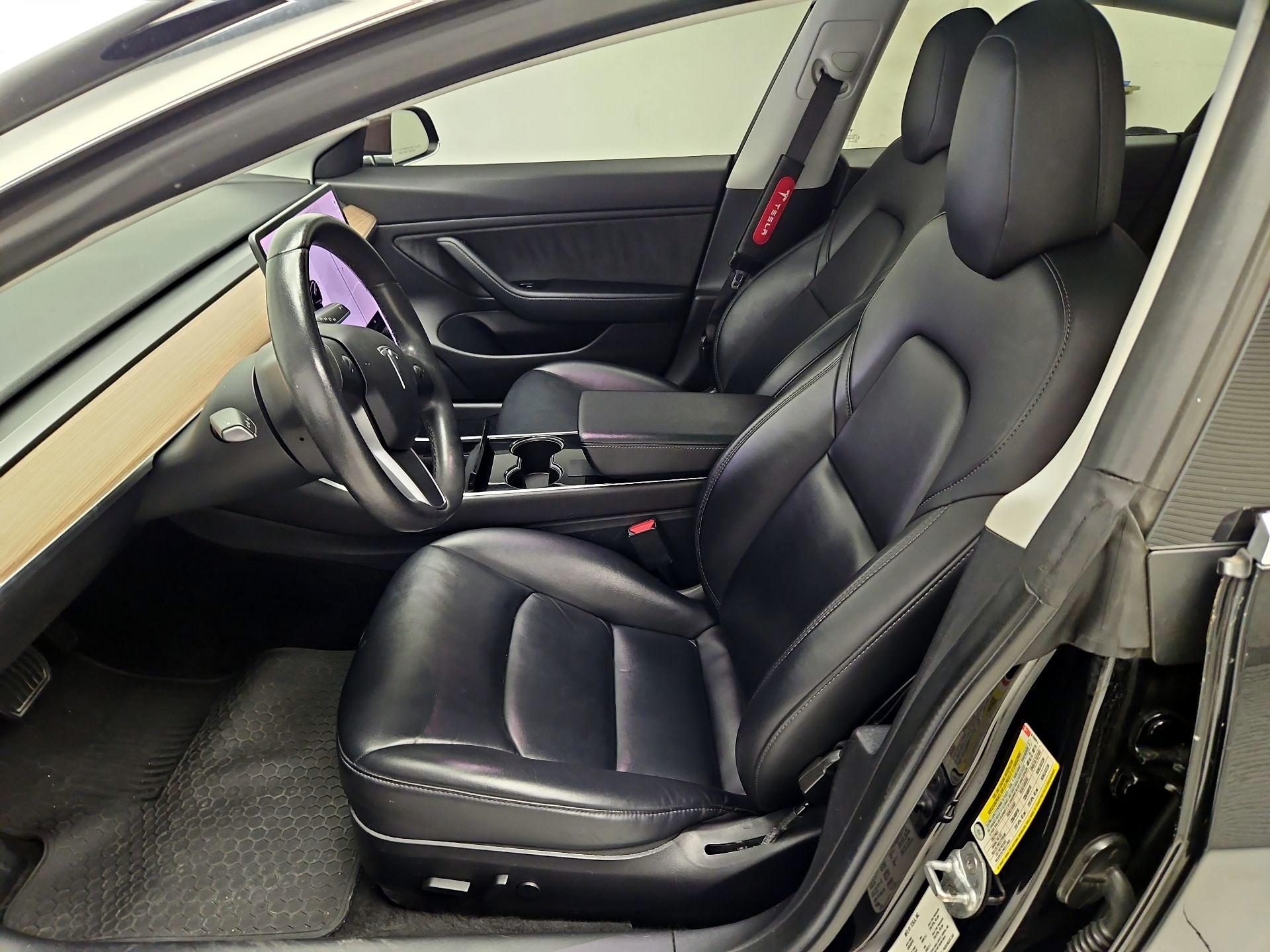 Thumbnail: 2019 Tesla Model 3 - 11