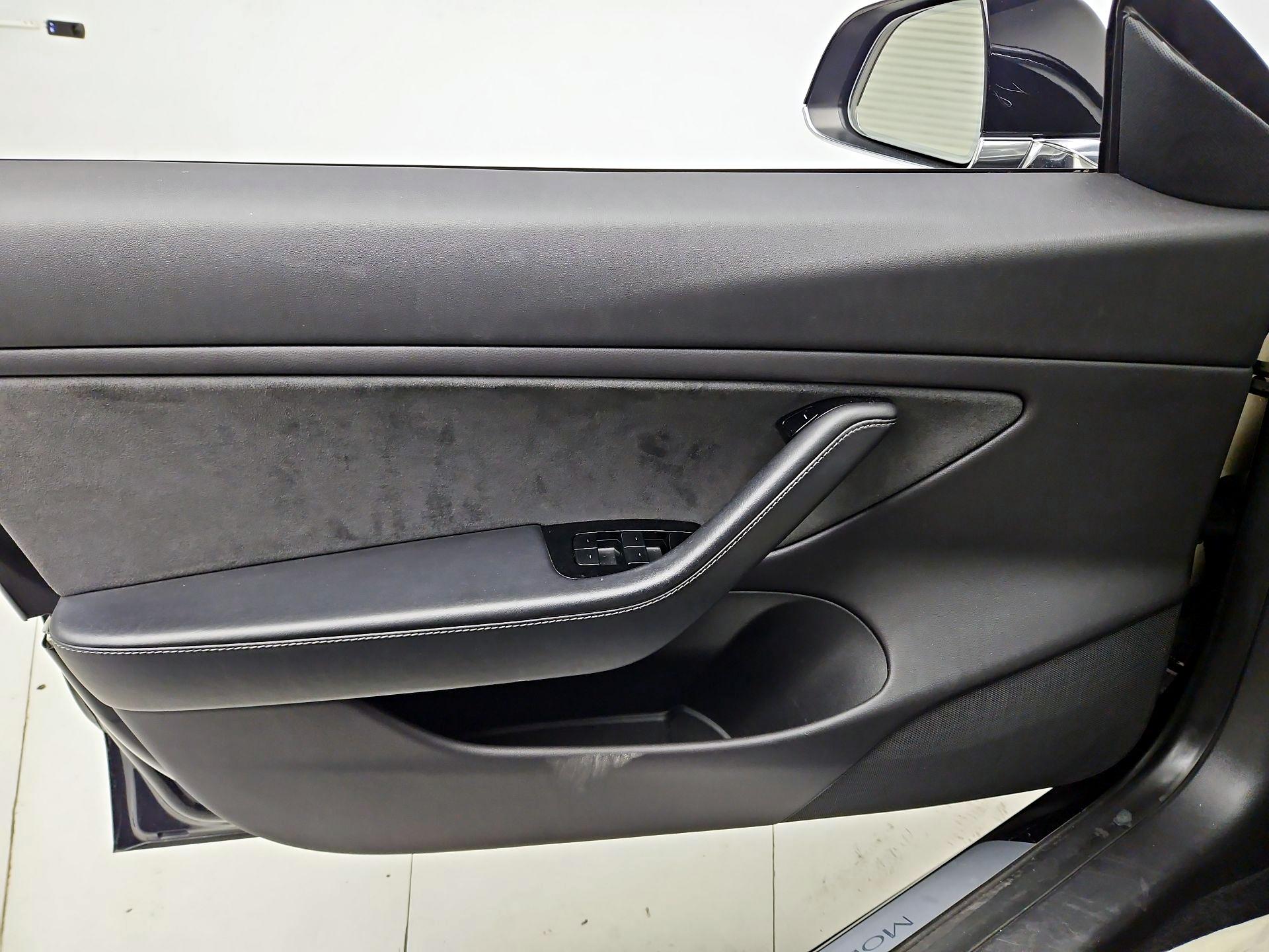 Thumbnail: 2019 Tesla Model 3 - 12
