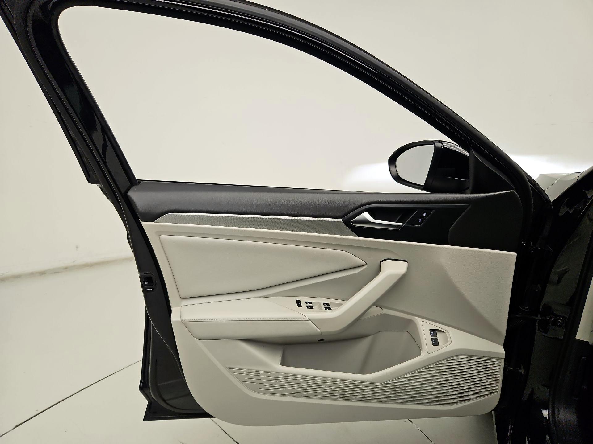 Thumbnail: 2022 Volkswagen Jetta - 12