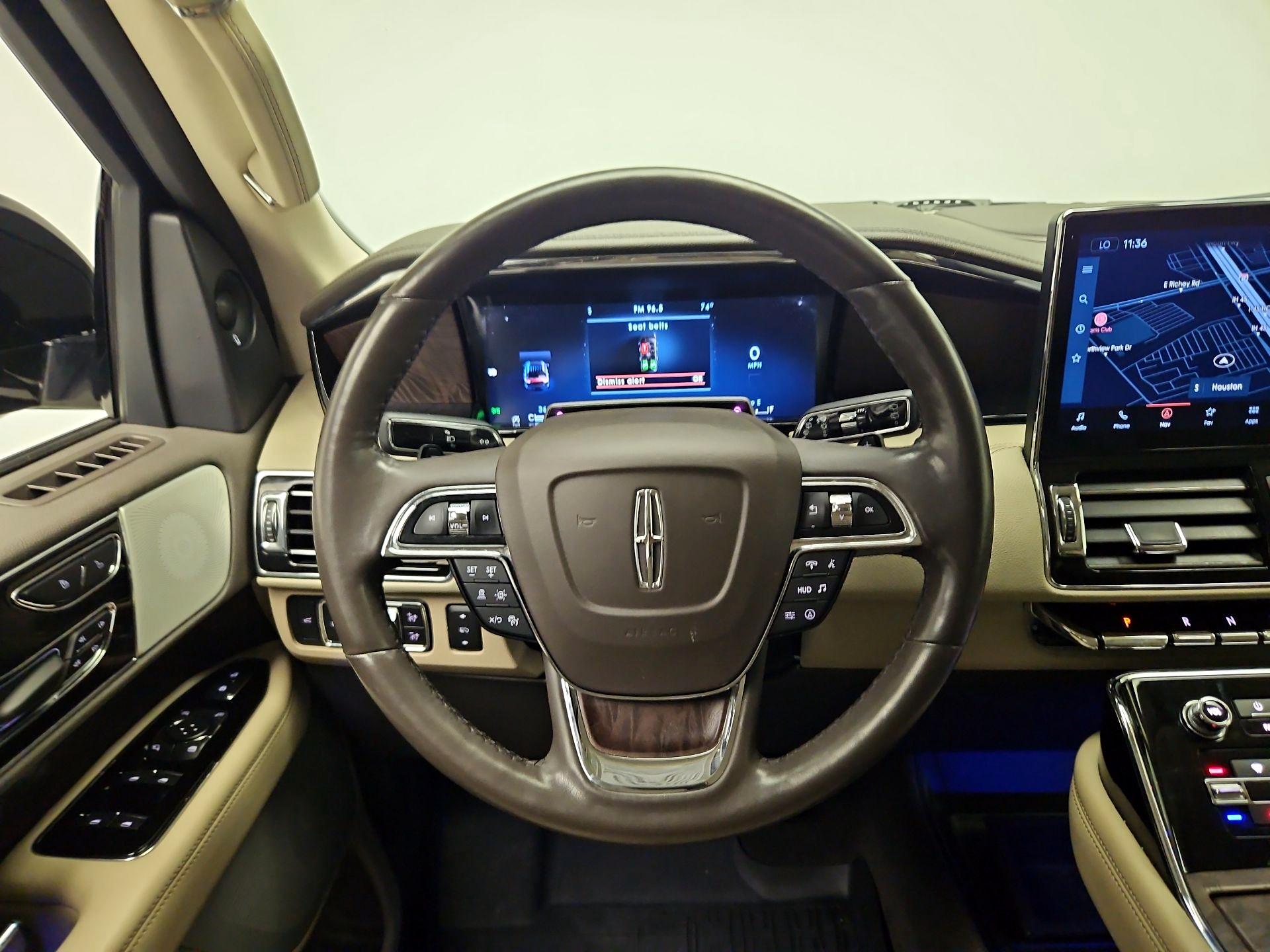 Thumbnail: 2022 Lincoln Navigator - 10