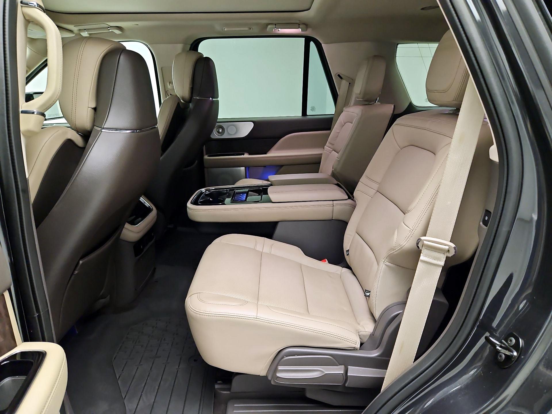 Thumbnail: 2022 Lincoln Navigator - 18