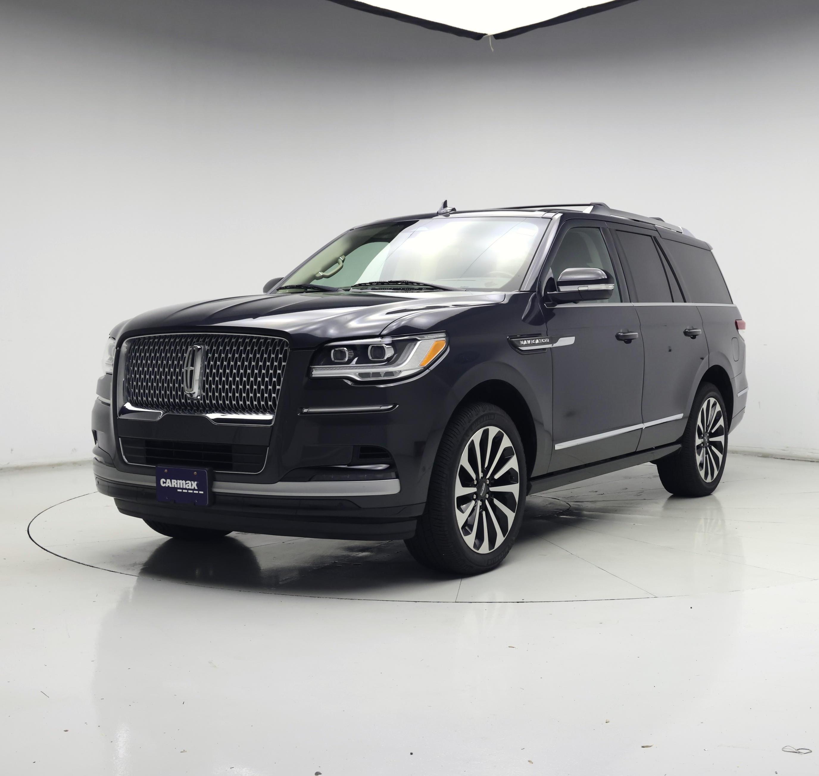 Thumbnail: 2022 Lincoln Navigator - 4