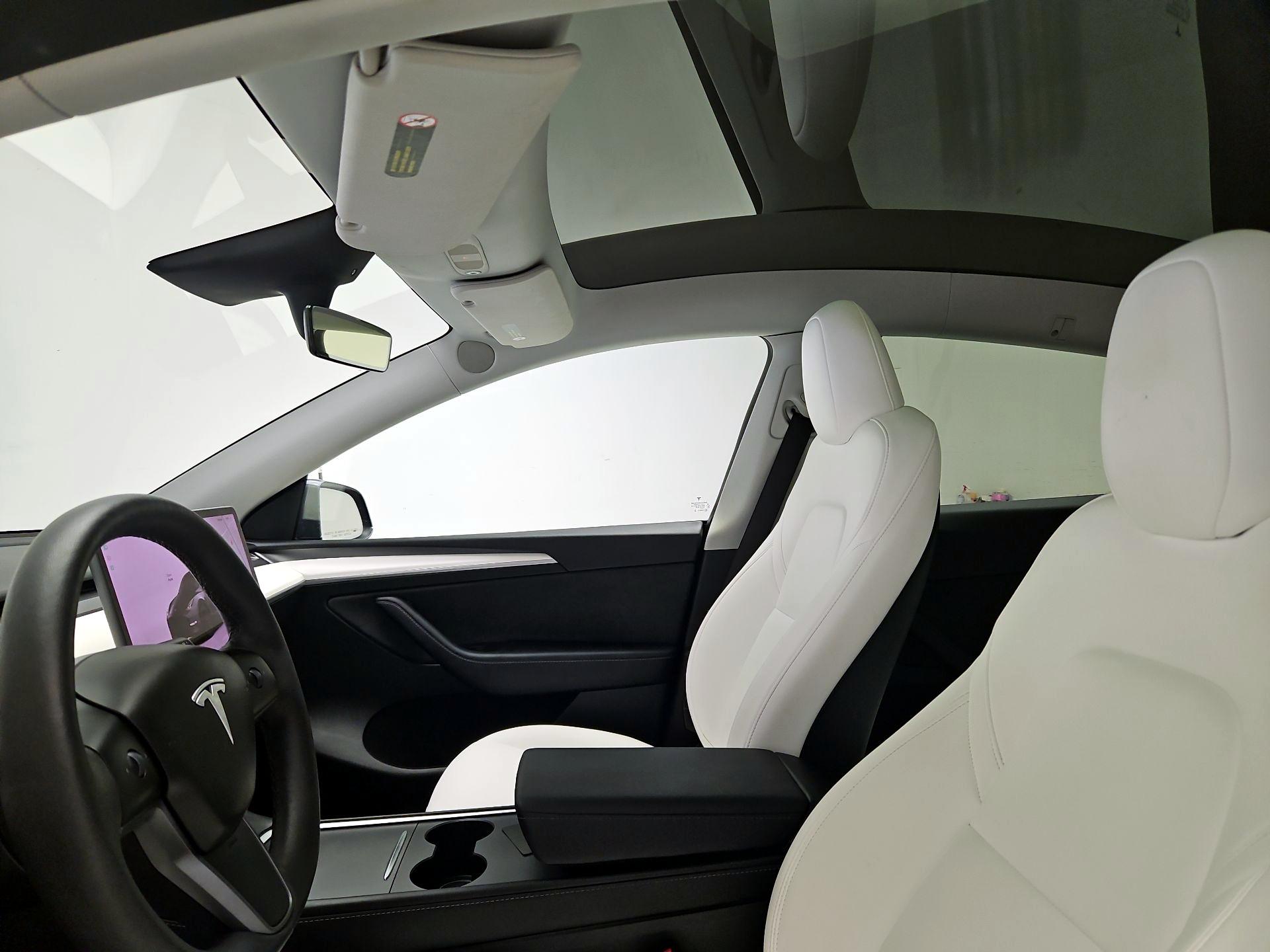 Thumbnail: 2023 Tesla Model Y - 18