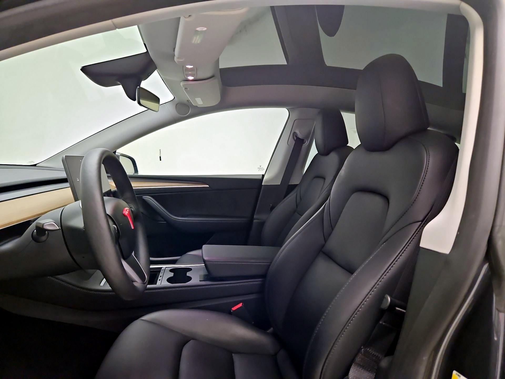 Thumbnail: 2023 Tesla Model Y - 18