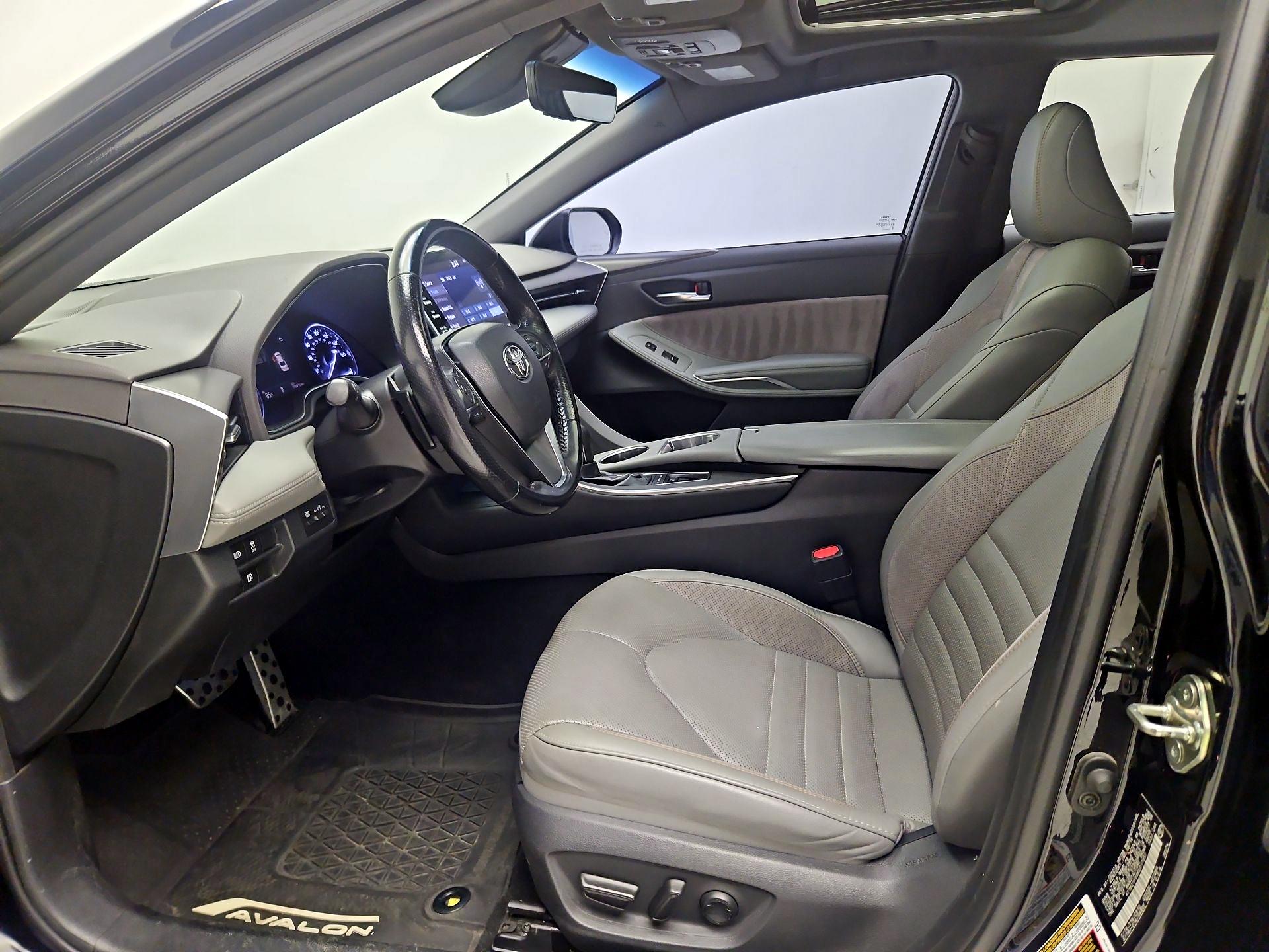 Thumbnail: 2019 Toyota Avalon - 11