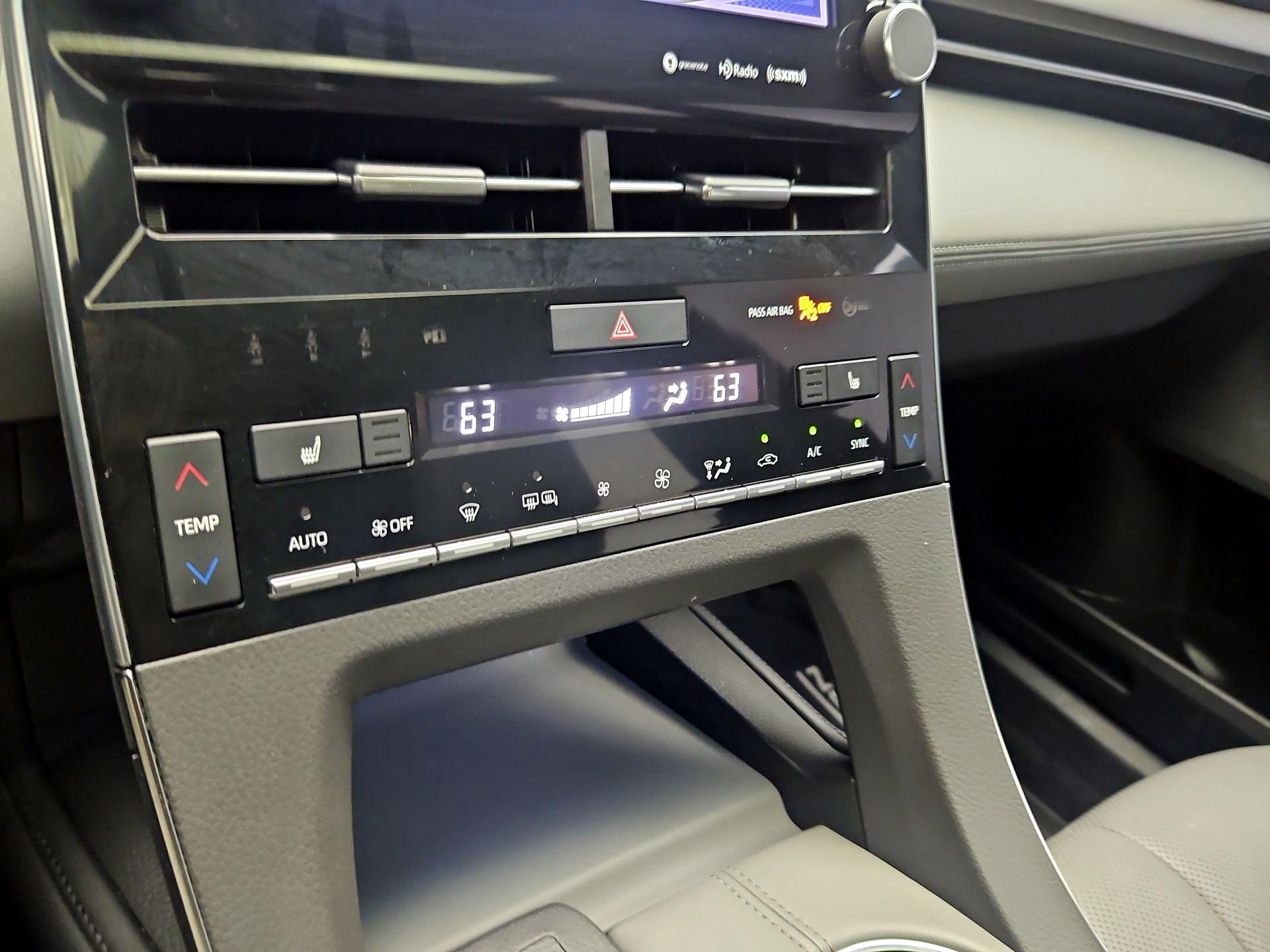 Thumbnail: 2019 Toyota Avalon - 16