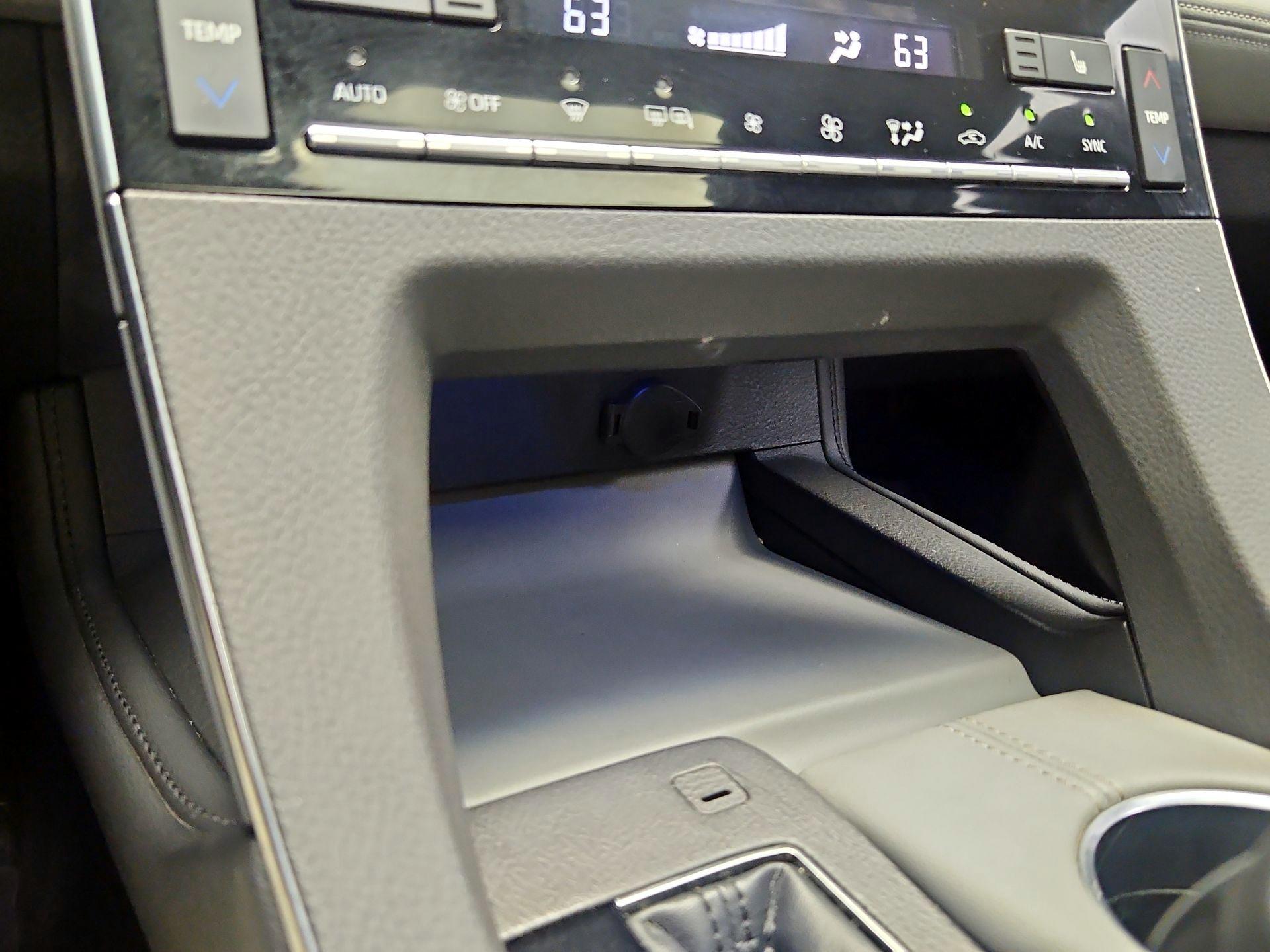 Thumbnail: 2019 Toyota Avalon - 18