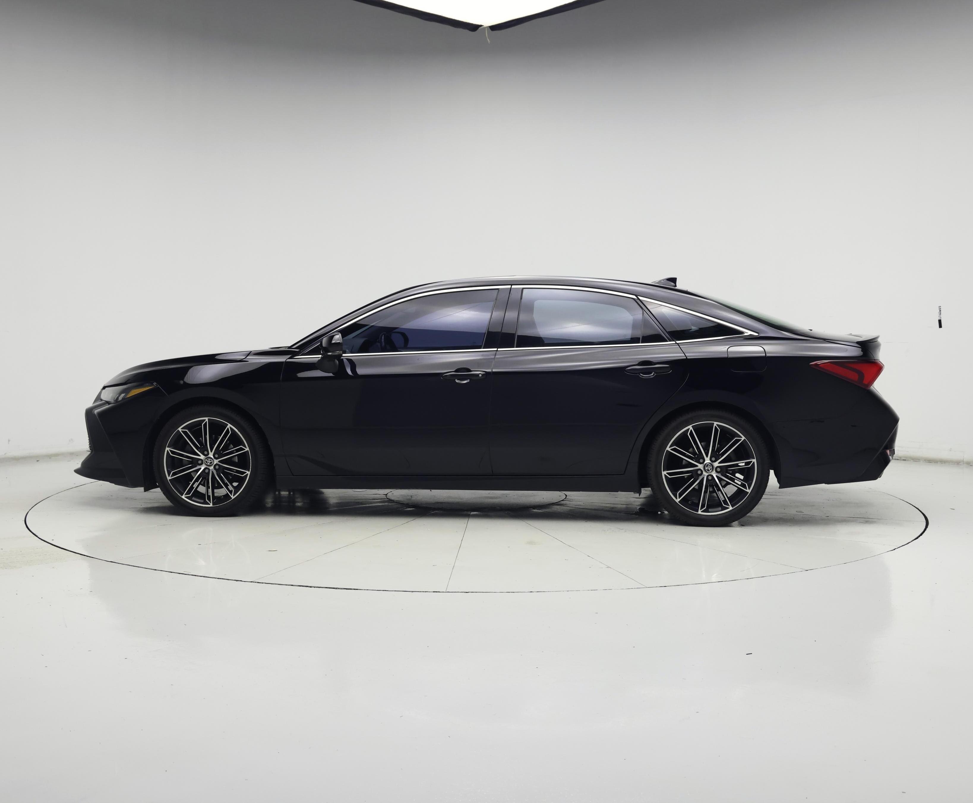 Thumbnail: 2019 Toyota Avalon - 3