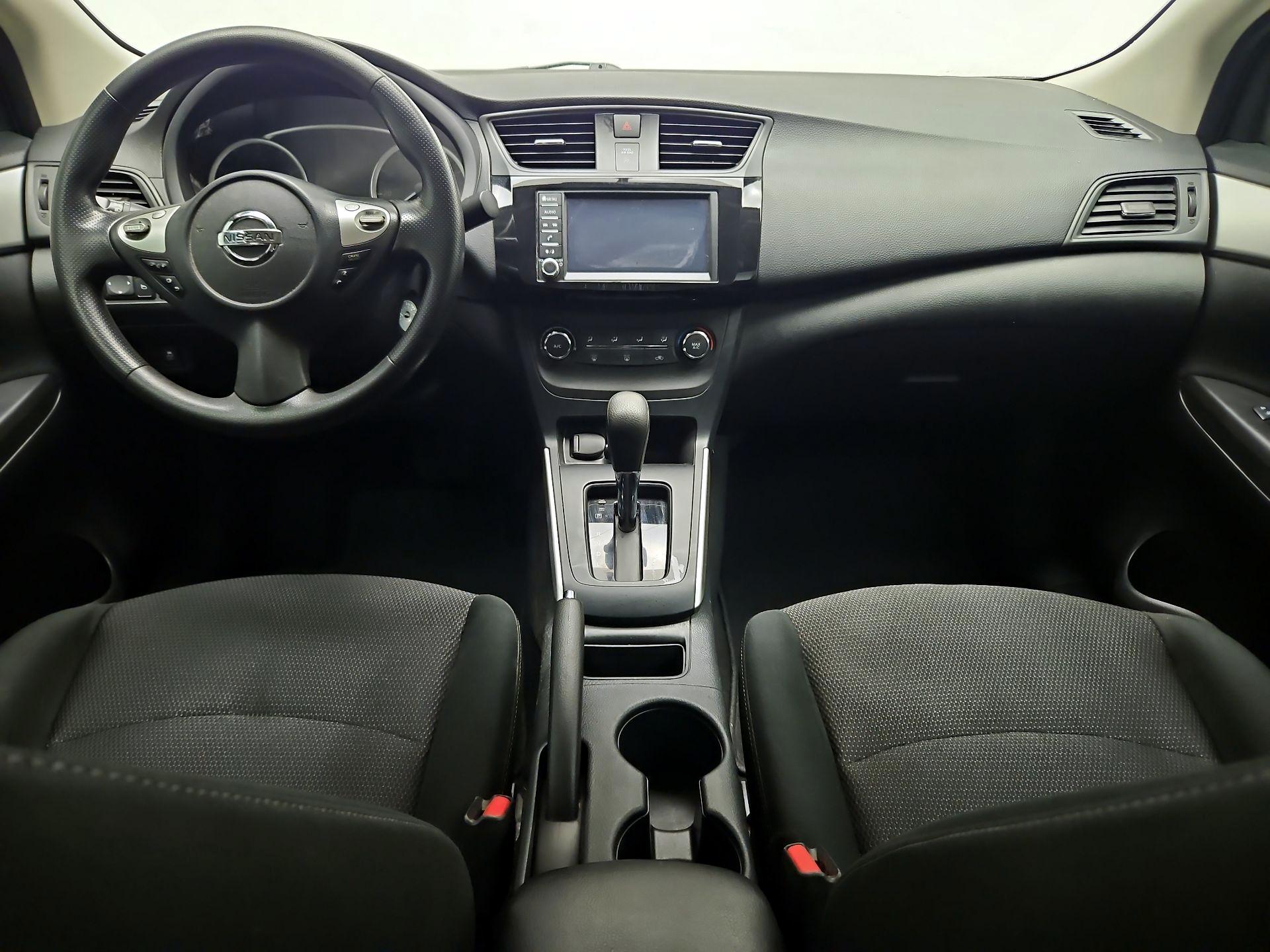 Thumbnail: 2019 Nissan Sentra - 9
