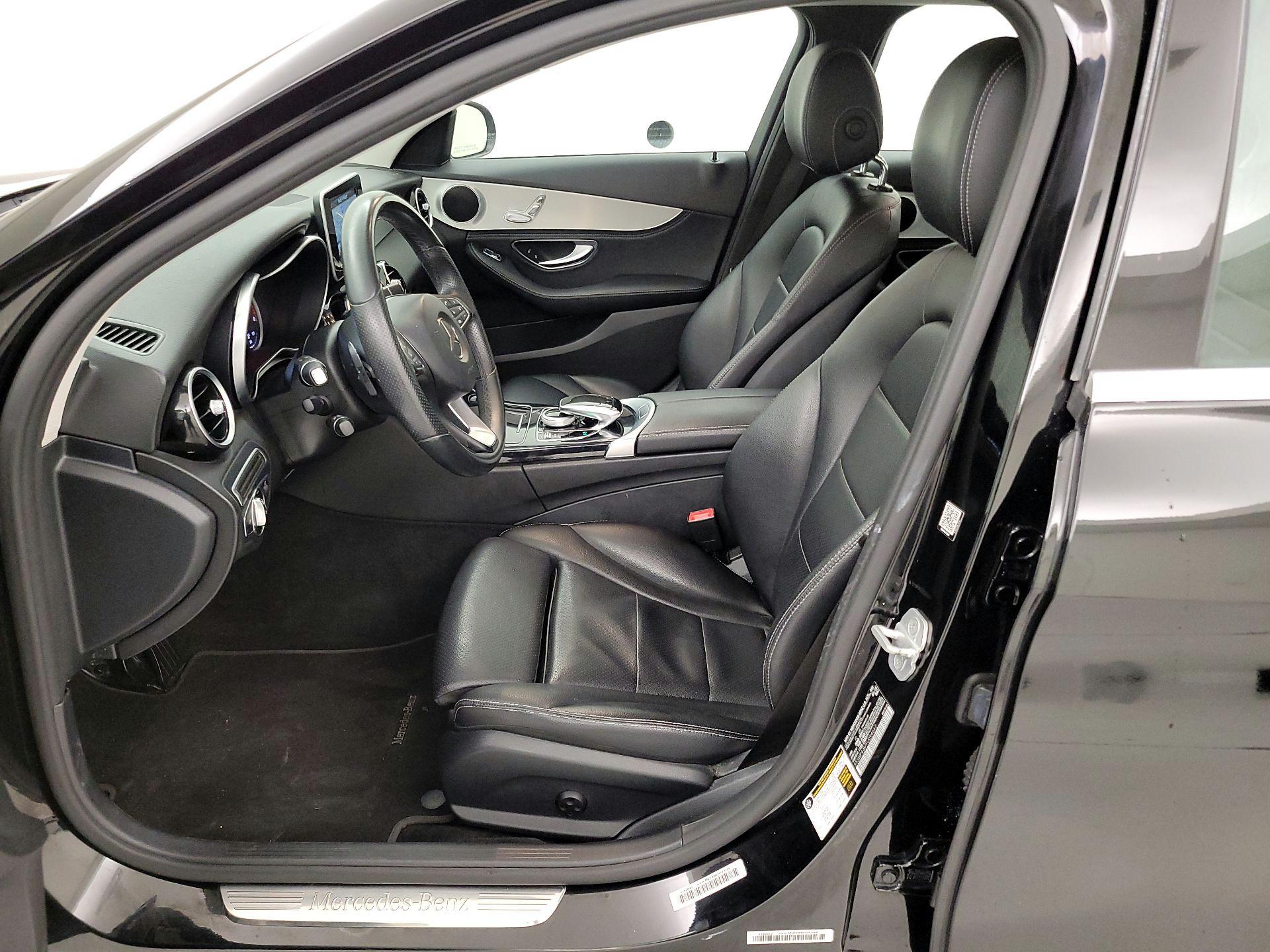 Thumbnail: 2015 Mercedes-Benz C-Class - 11