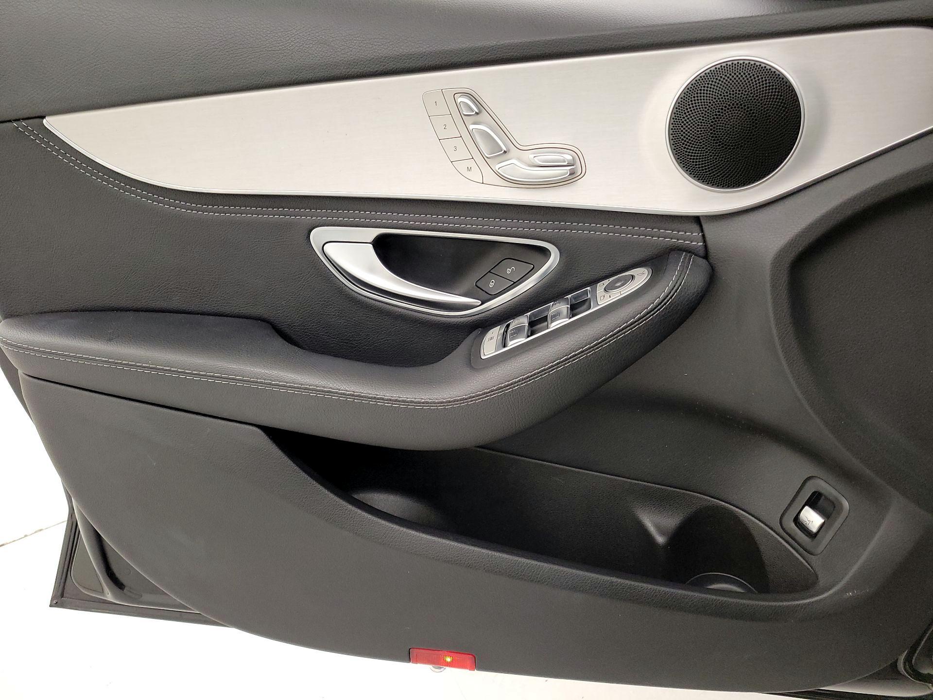 Thumbnail: 2015 Mercedes-Benz C-Class - 12