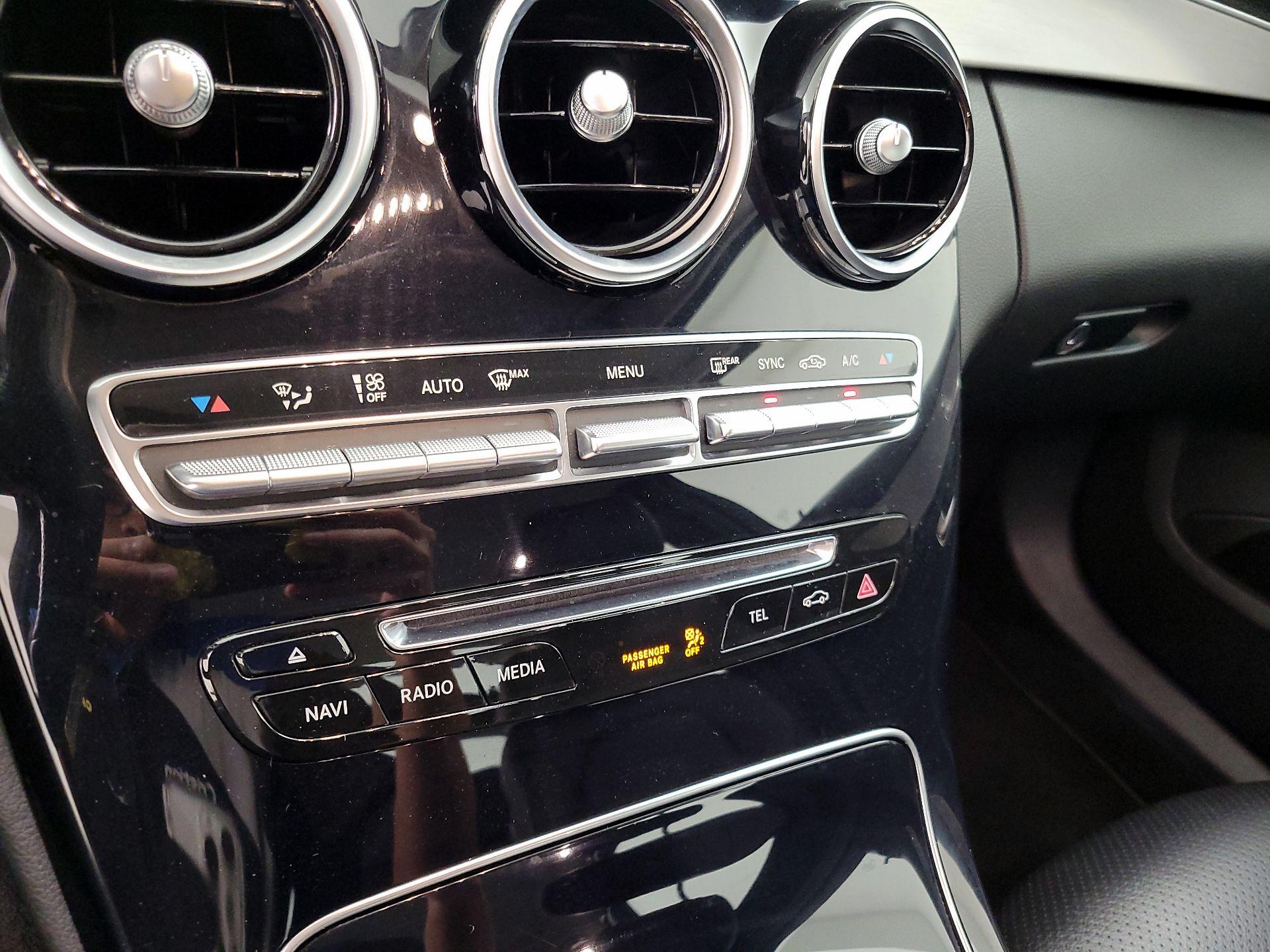 Thumbnail: 2015 Mercedes-Benz C-Class - 16