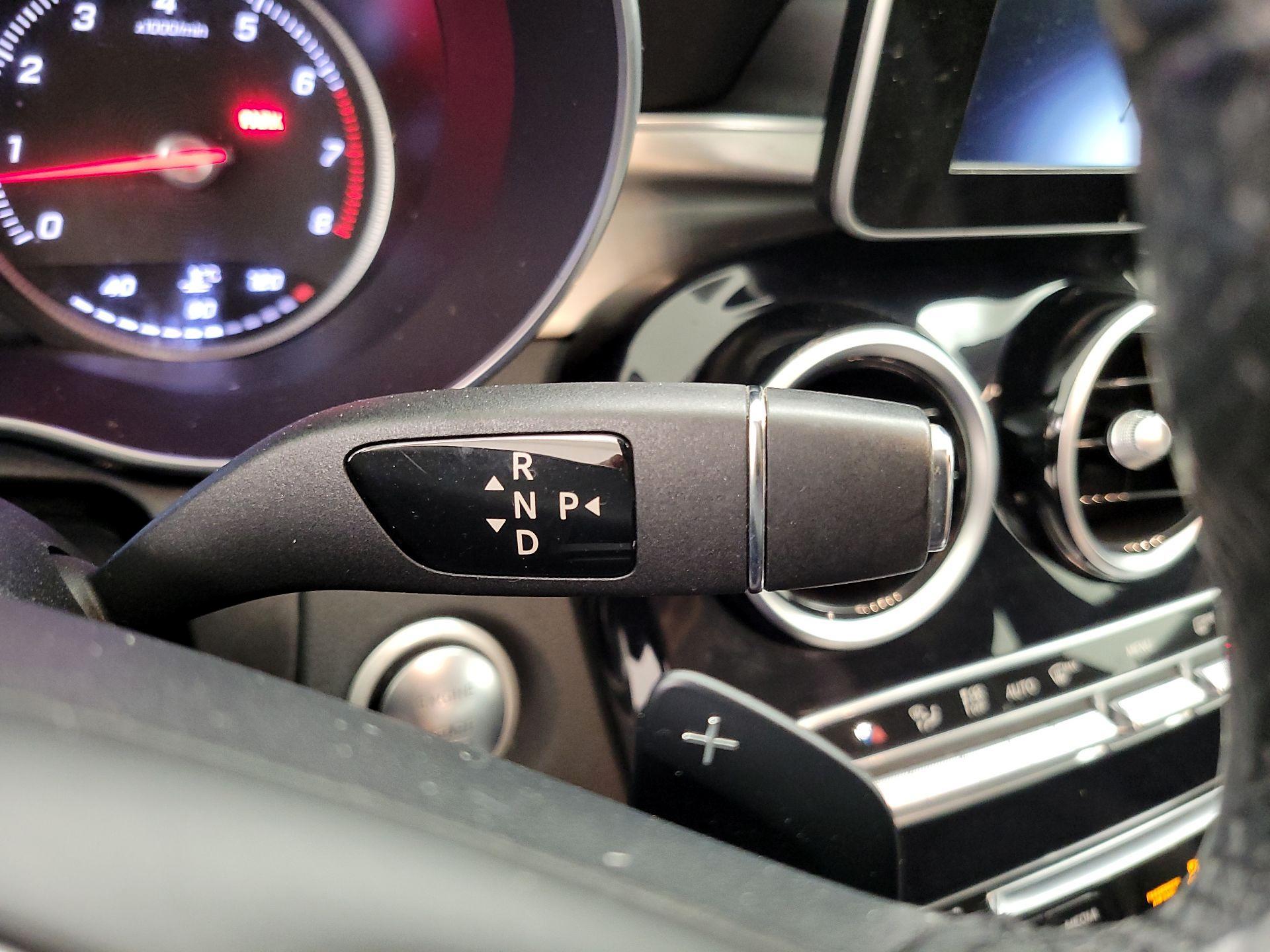 Thumbnail: 2015 Mercedes-Benz C-Class - 17
