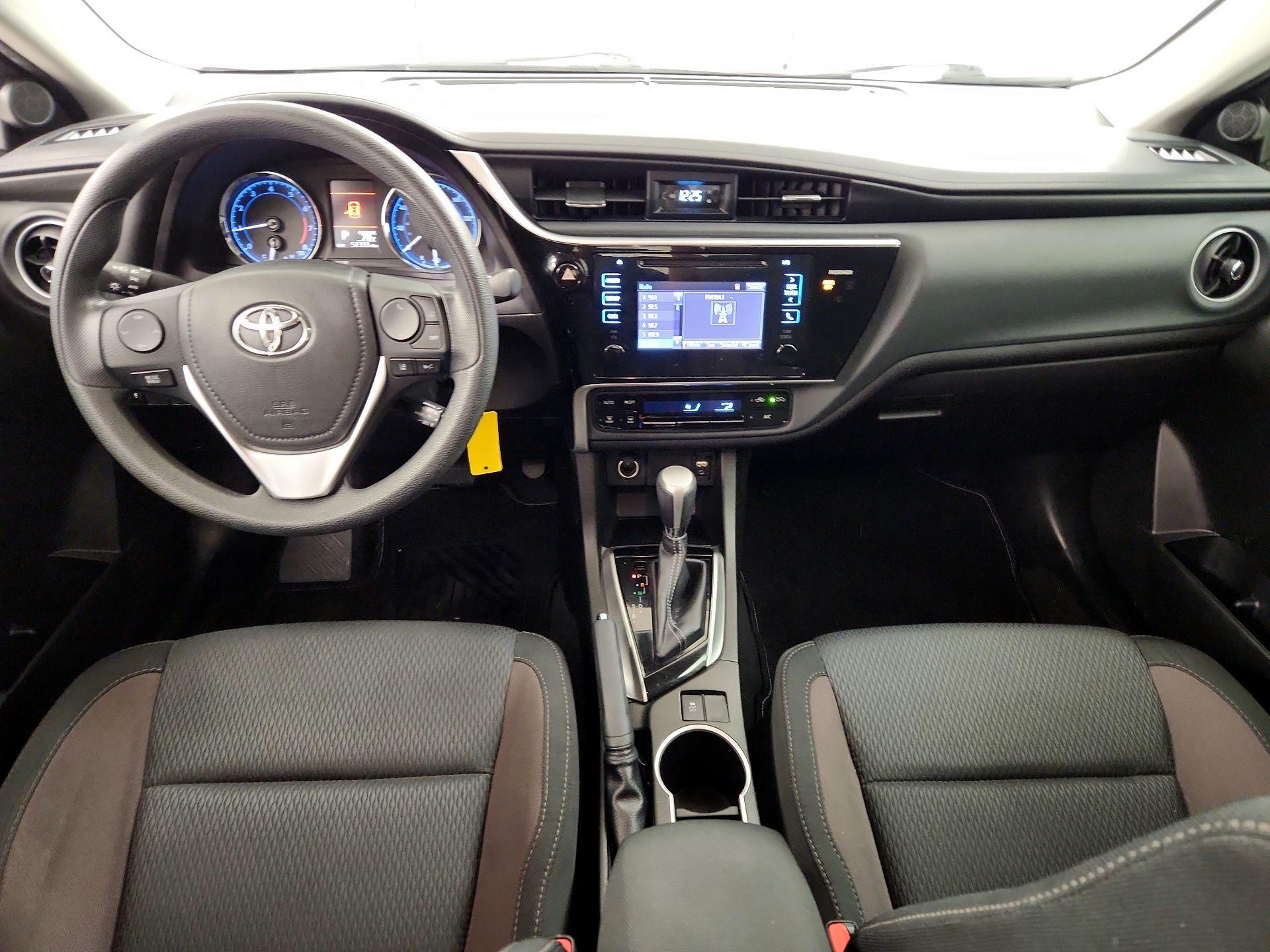 Thumbnail: 2017 Toyota Corolla - 9