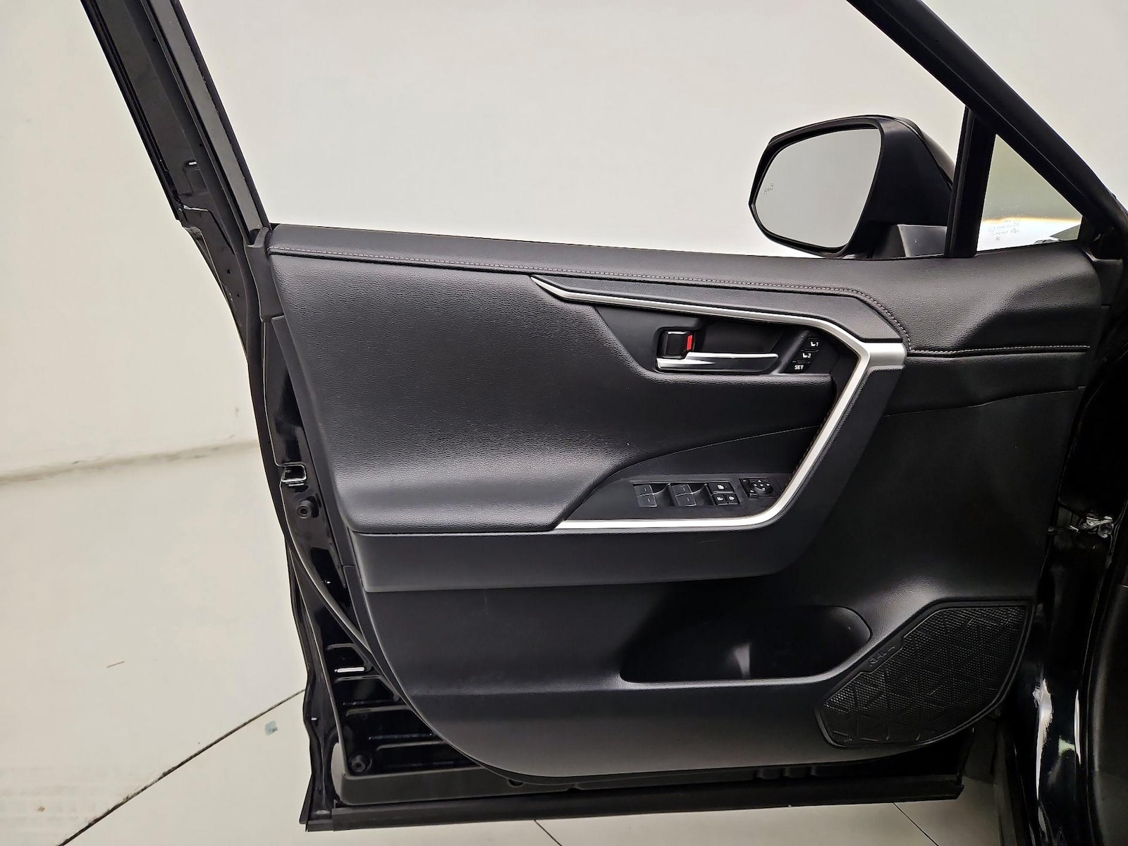2024 Toyota RAV4 Limited - Photo 13