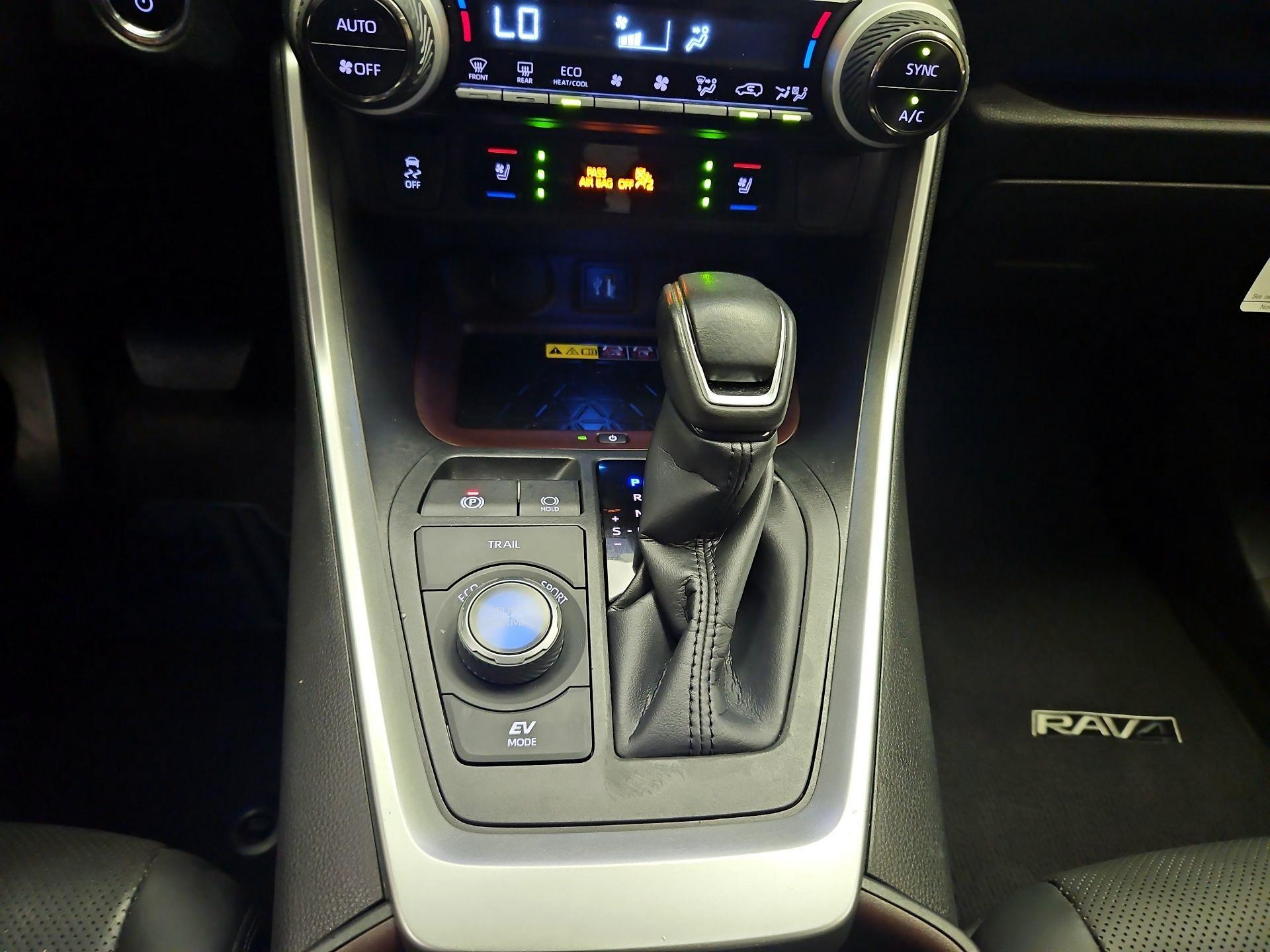 Thumbnail: 2024 Toyota RAV4 - 16
