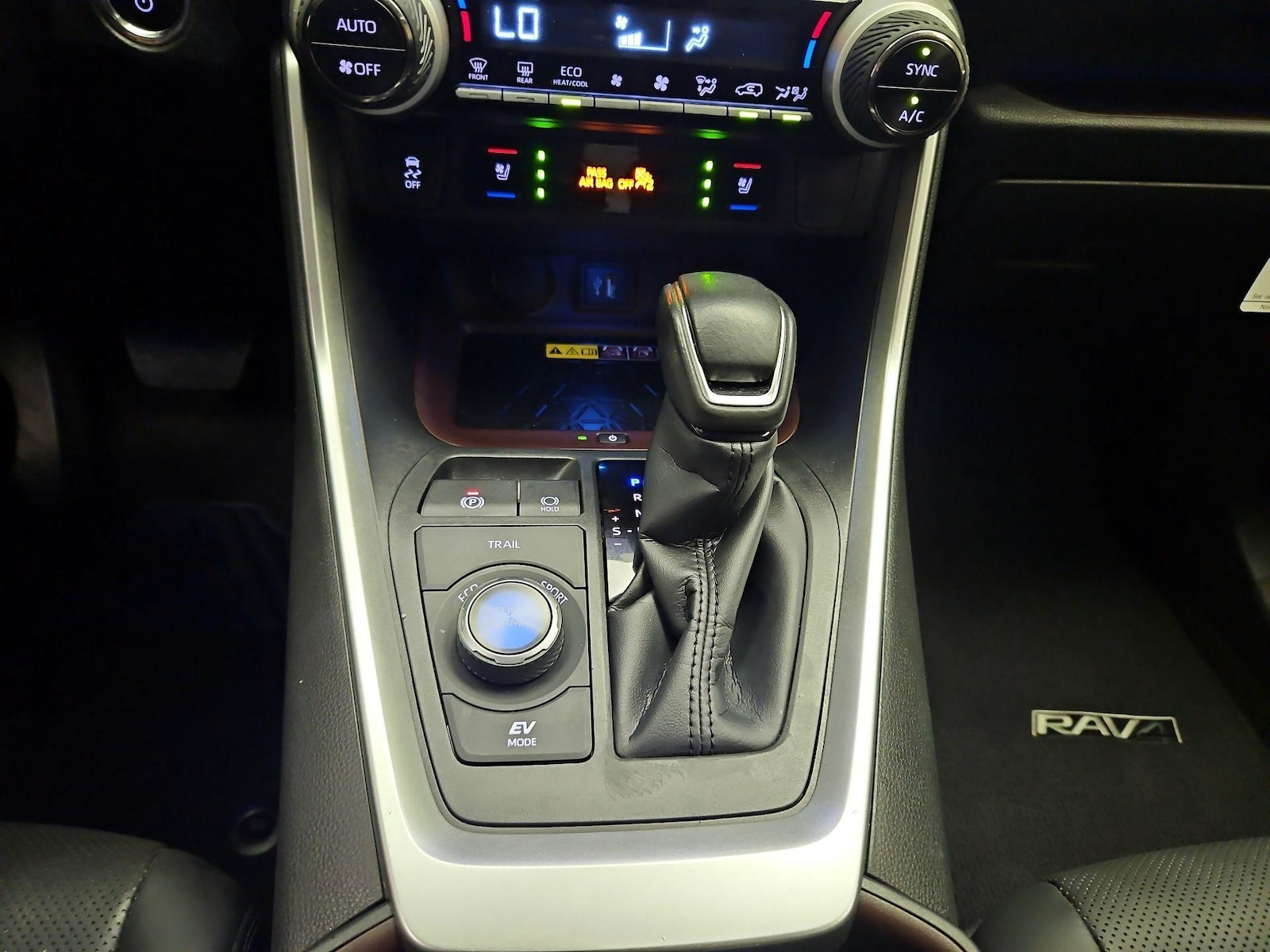 2024 Toyota RAV4 Limited - Photo 17