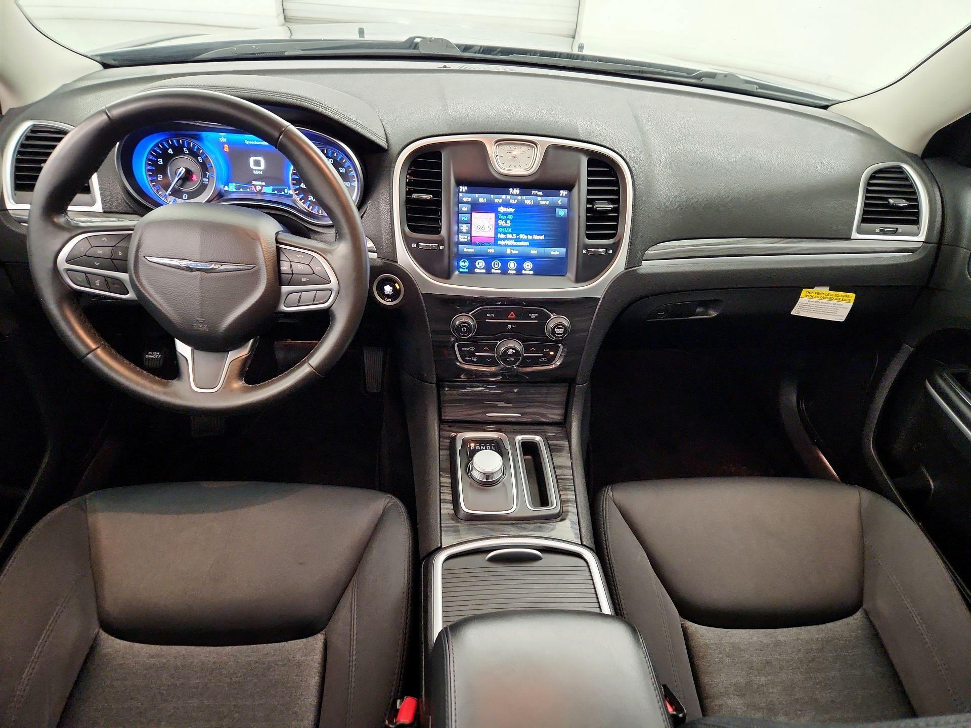 Thumbnail: 2020 Chrysler 300 - 9