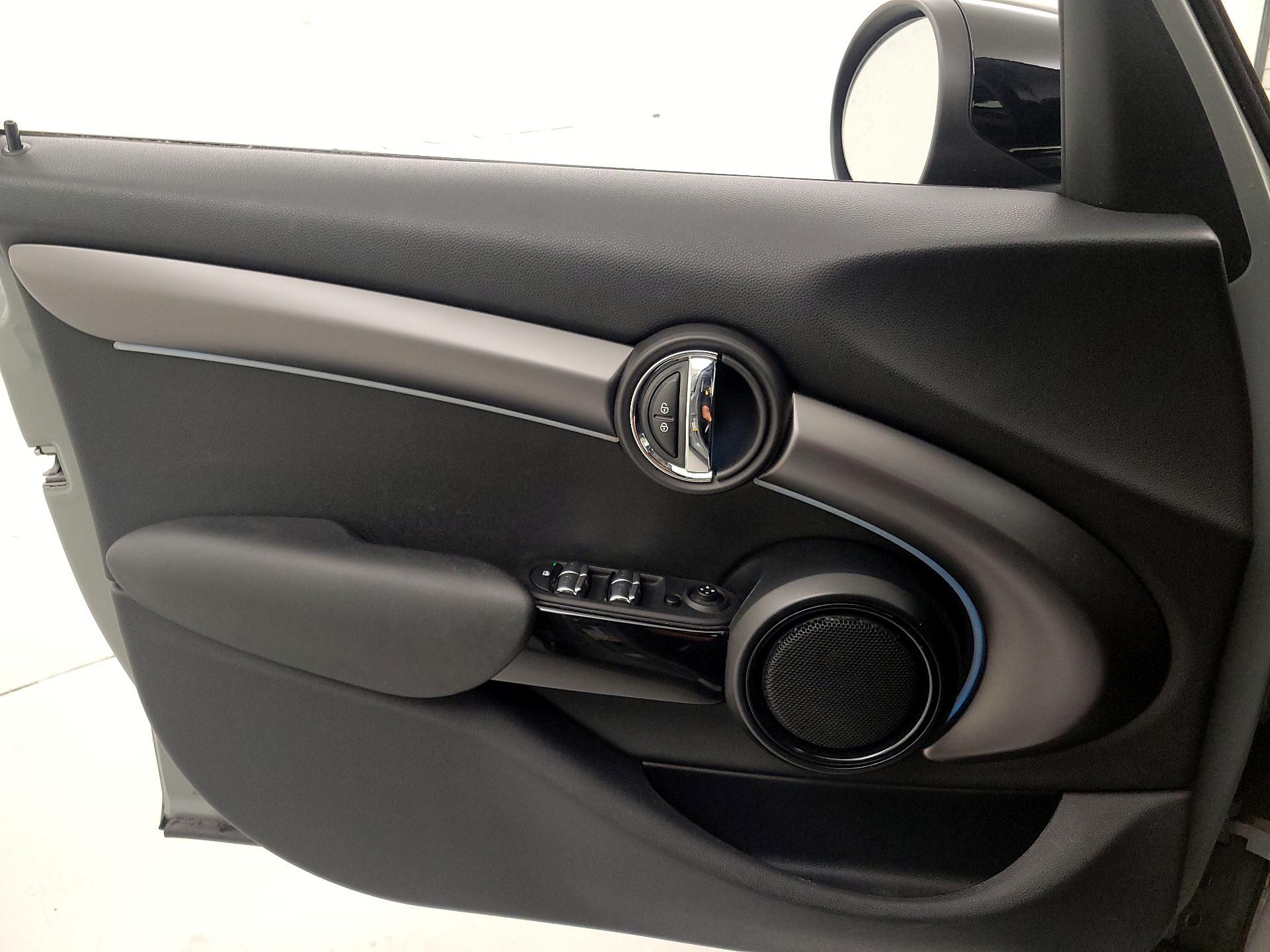 Thumbnail: 2022 MINI Cooper Hardtop - 12