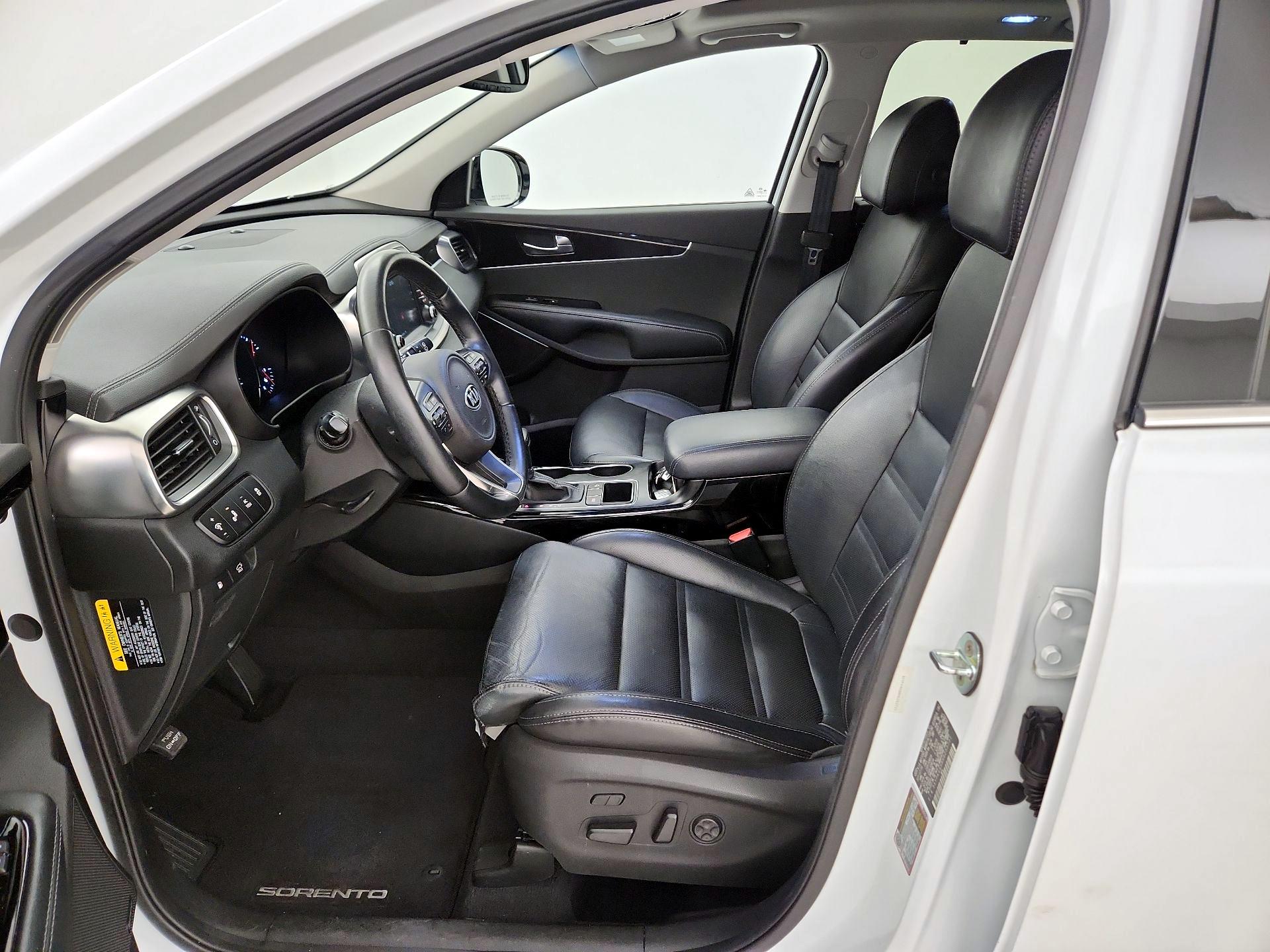 Thumbnail: 2017 Kia Sorento - 9
