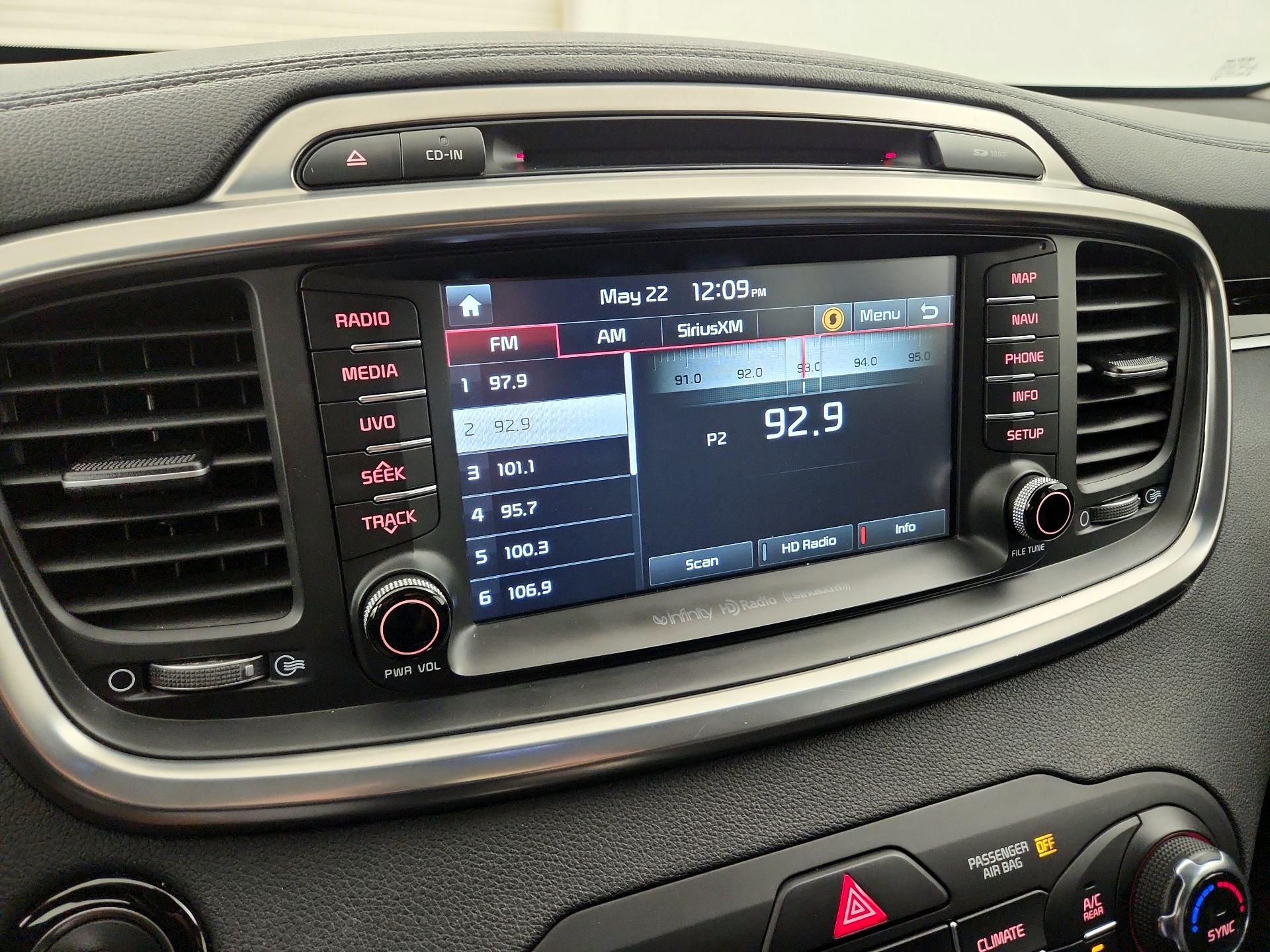 Thumbnail: 2017 Kia Sorento - 14
