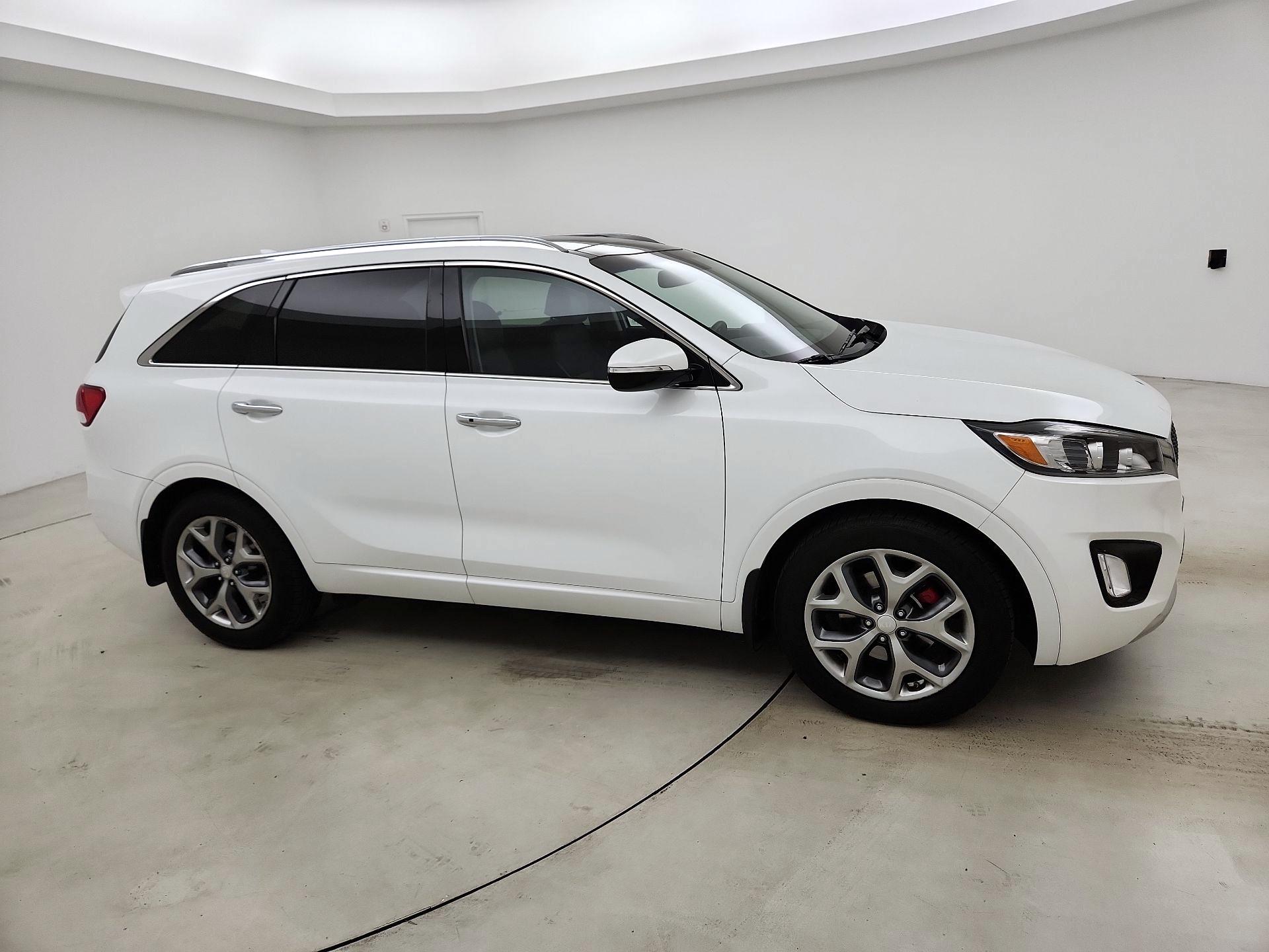 Thumbnail: 2017 Kia Sorento - 4