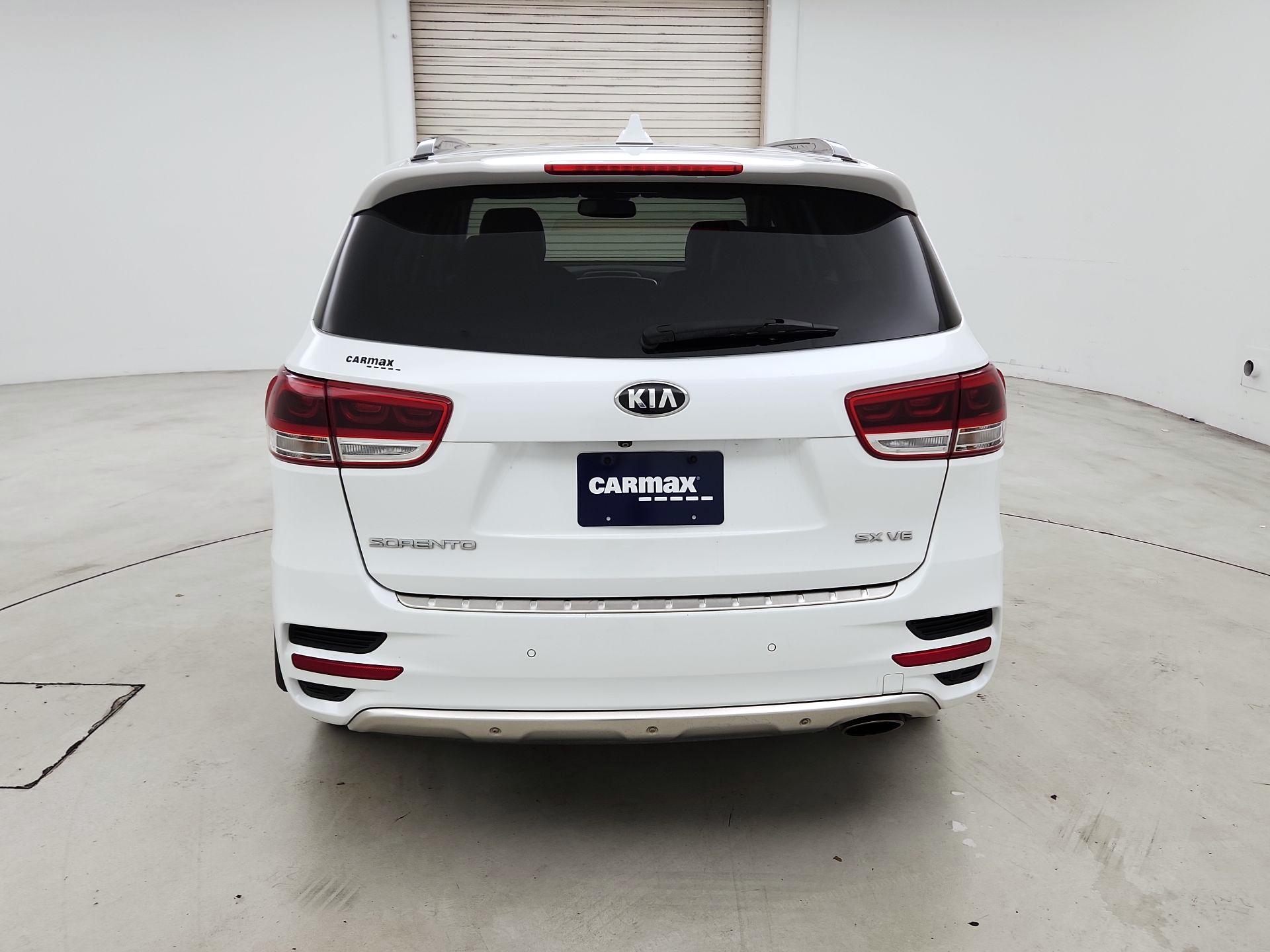 Thumbnail: 2017 Kia Sorento - 6