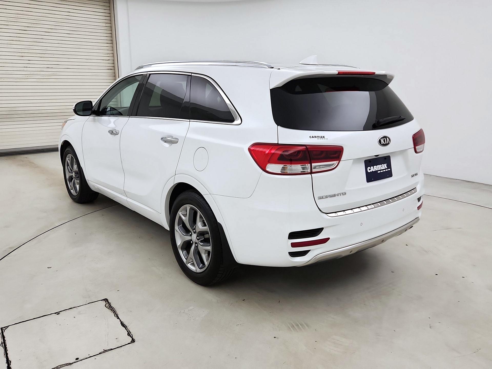 Thumbnail: 2017 Kia Sorento - 7