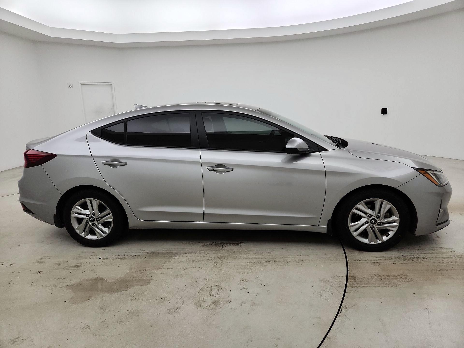 Thumbnail: 2020 Hyundai Elantra - 4