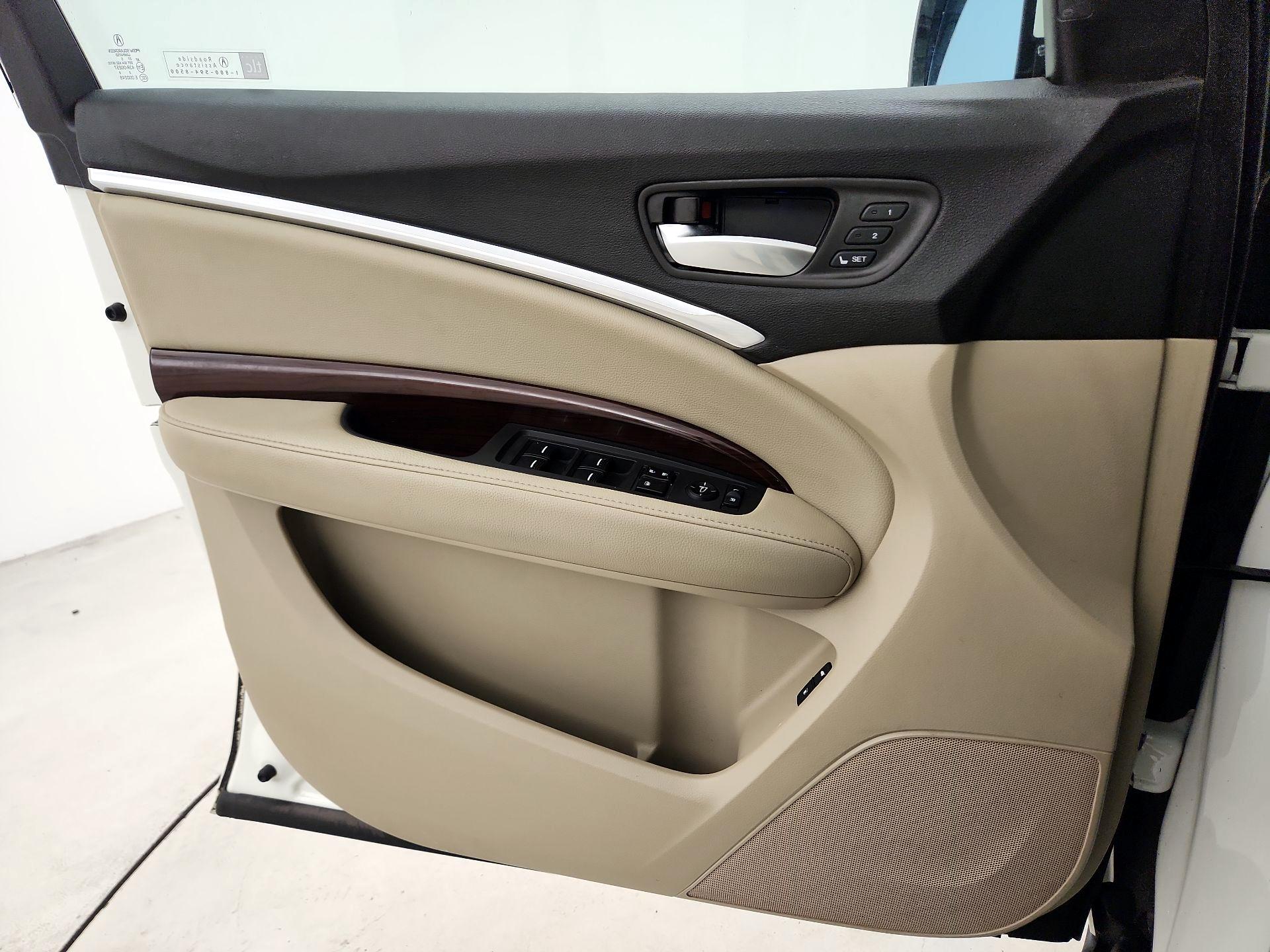 Thumbnail: 2016 Acura MDX - 10
