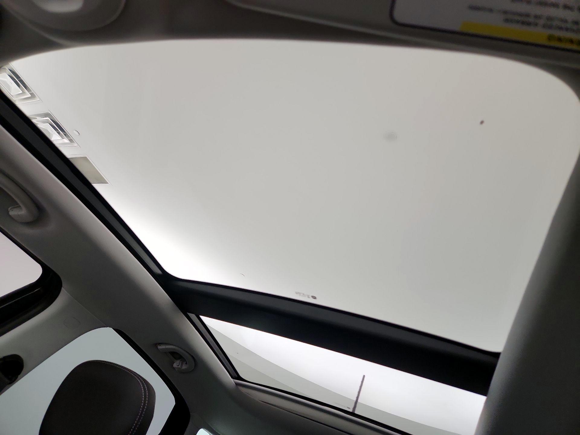 Thumbnail: 2019 Fiat 500L - 19