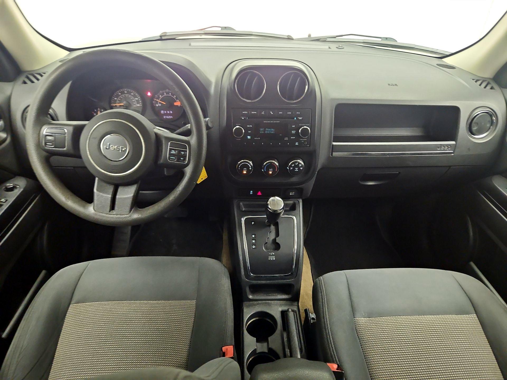 Thumbnail: 2017 Jeep Patriot - 9