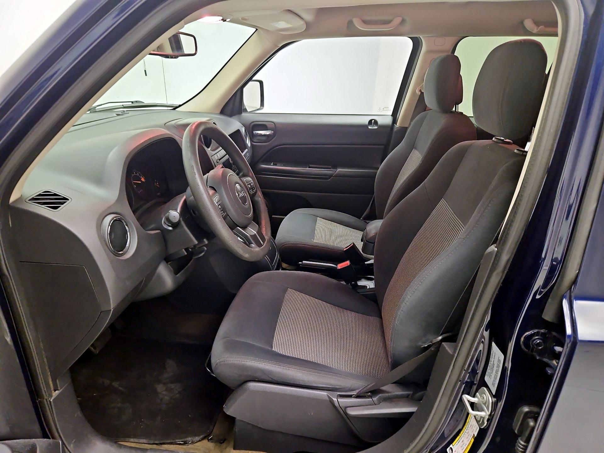 Thumbnail: 2017 Jeep Patriot - 11
