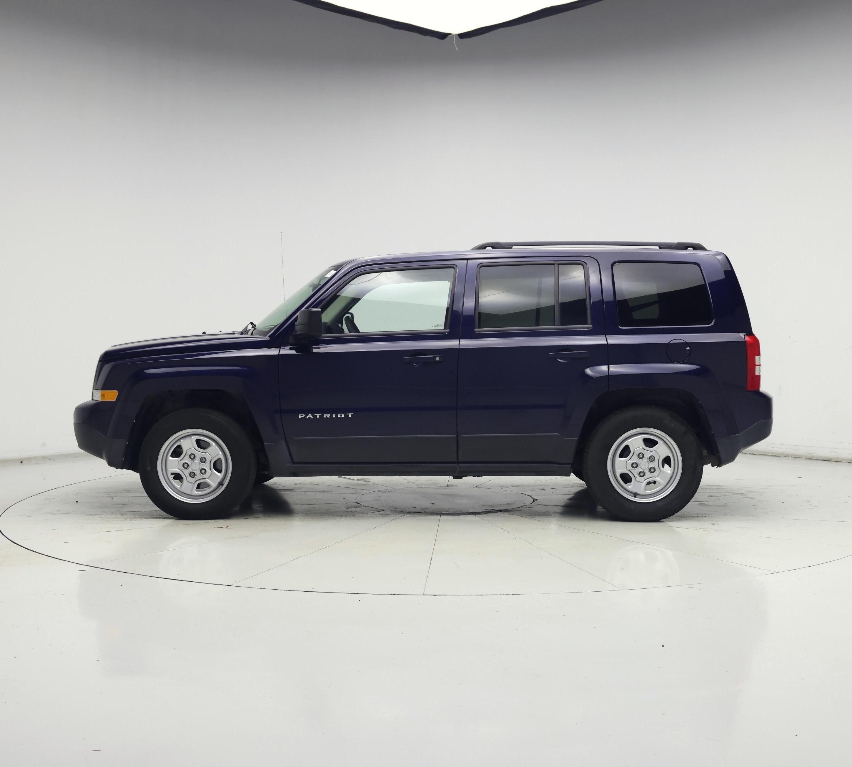 Thumbnail: 2017 Jeep Patriot - 3