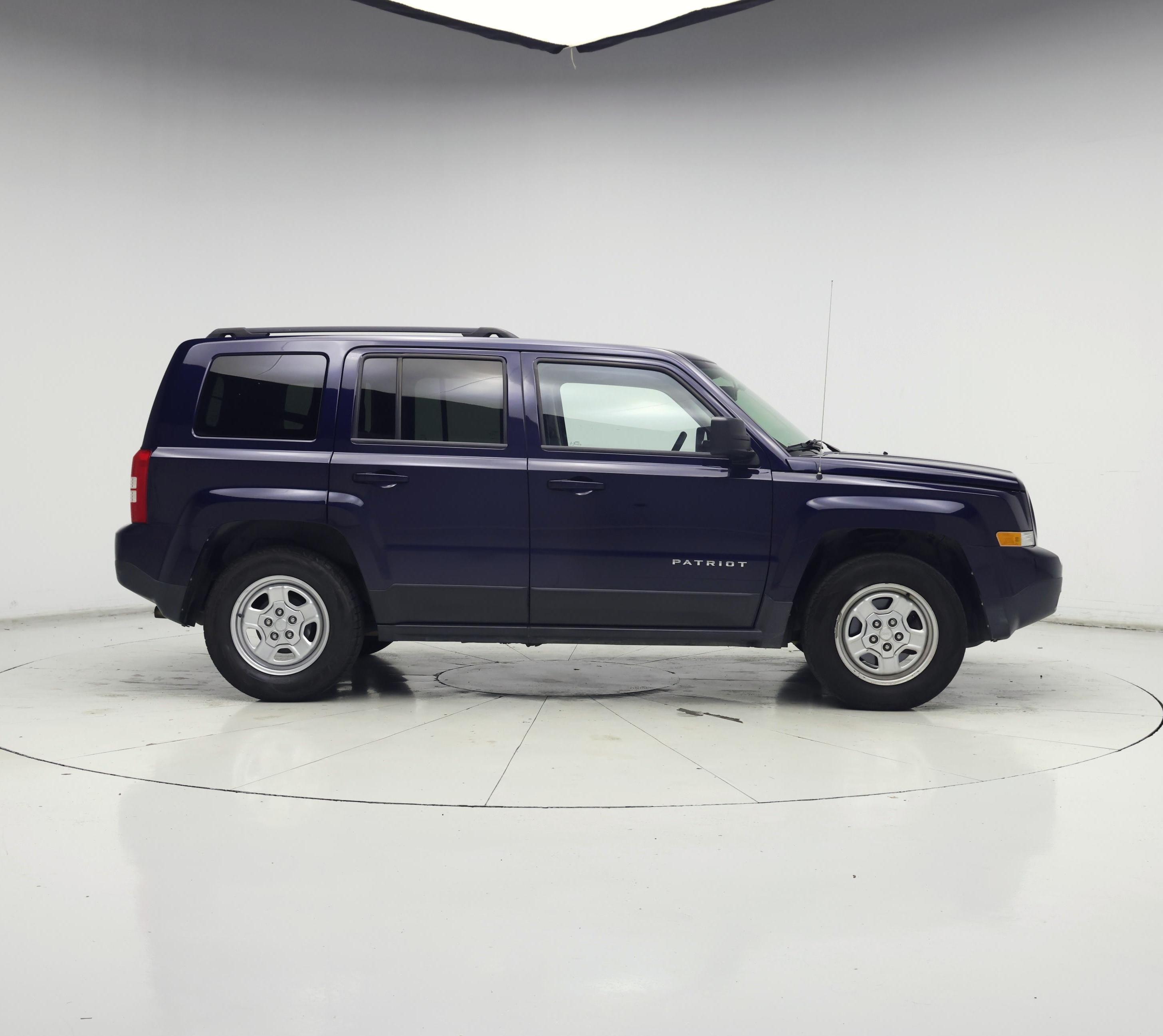 Thumbnail: 2017 Jeep Patriot - 7