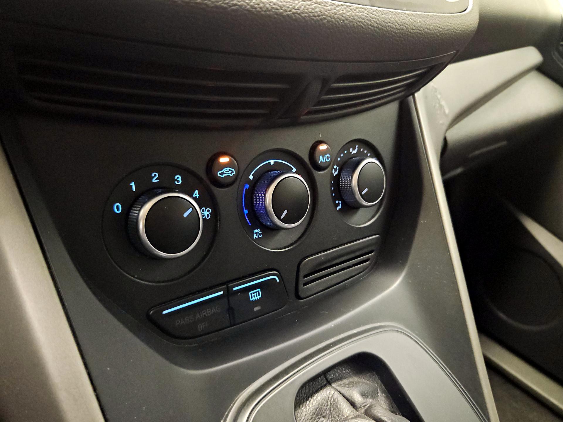 Thumbnail: 2014 Ford Escape - 16