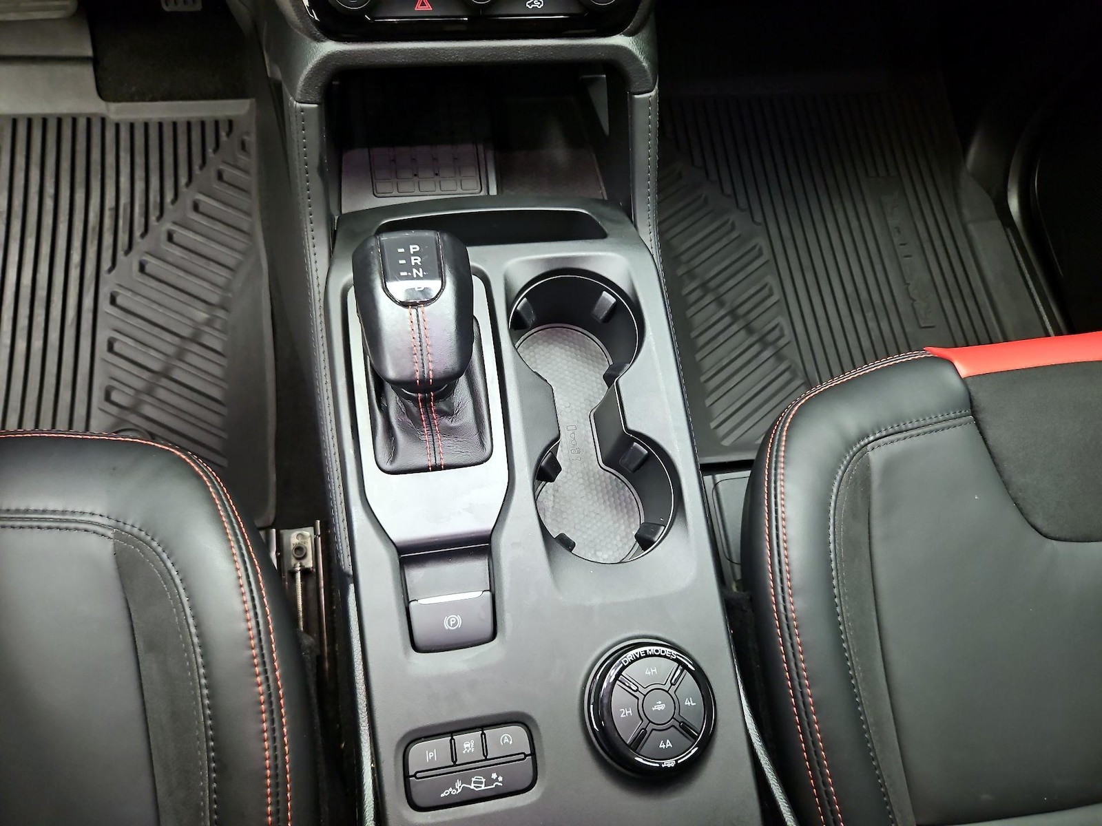 2025 Ford Ranger Raptor - Photo 18