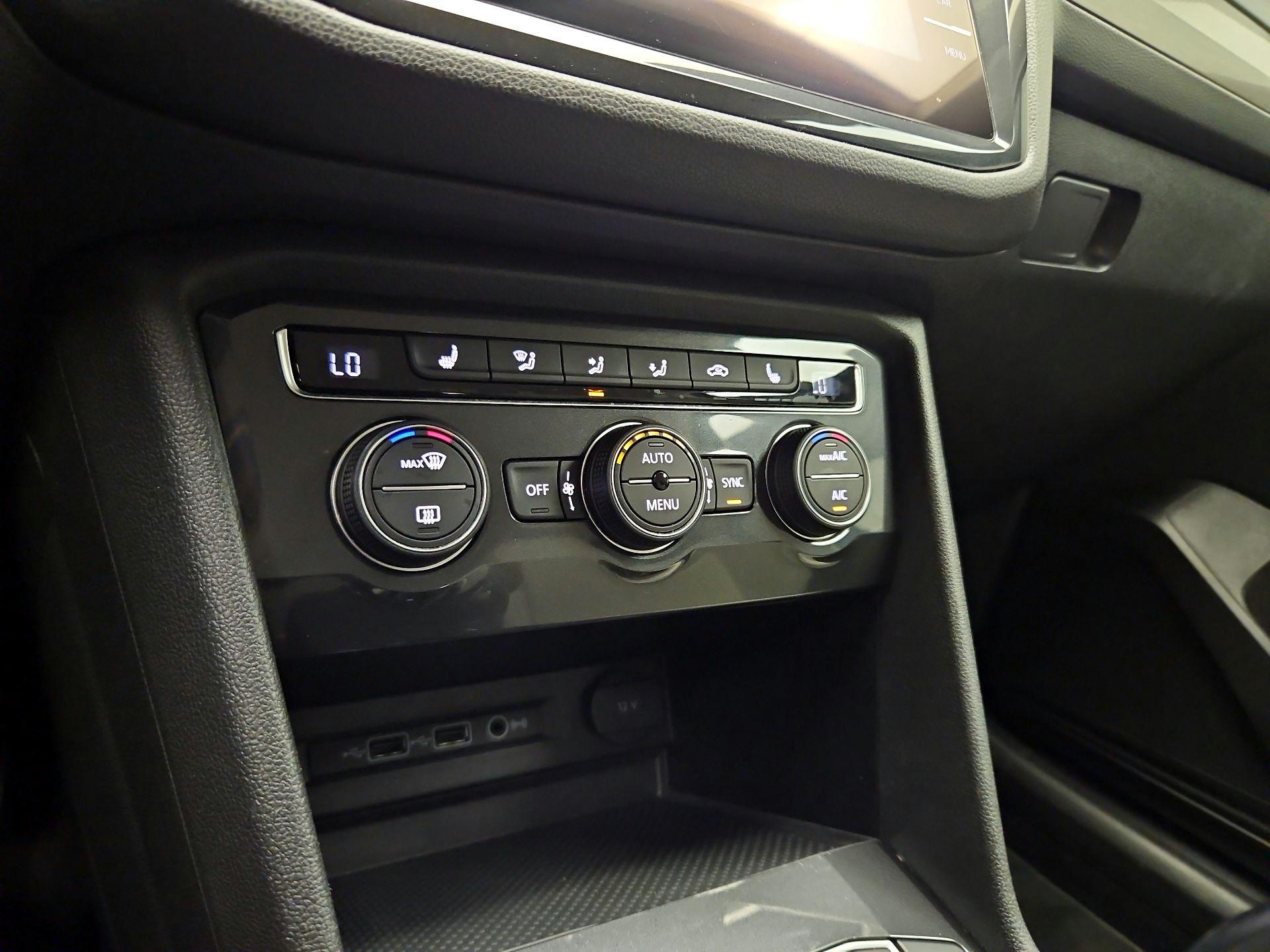 Thumbnail: 2019 Volkswagen Tiguan - 15