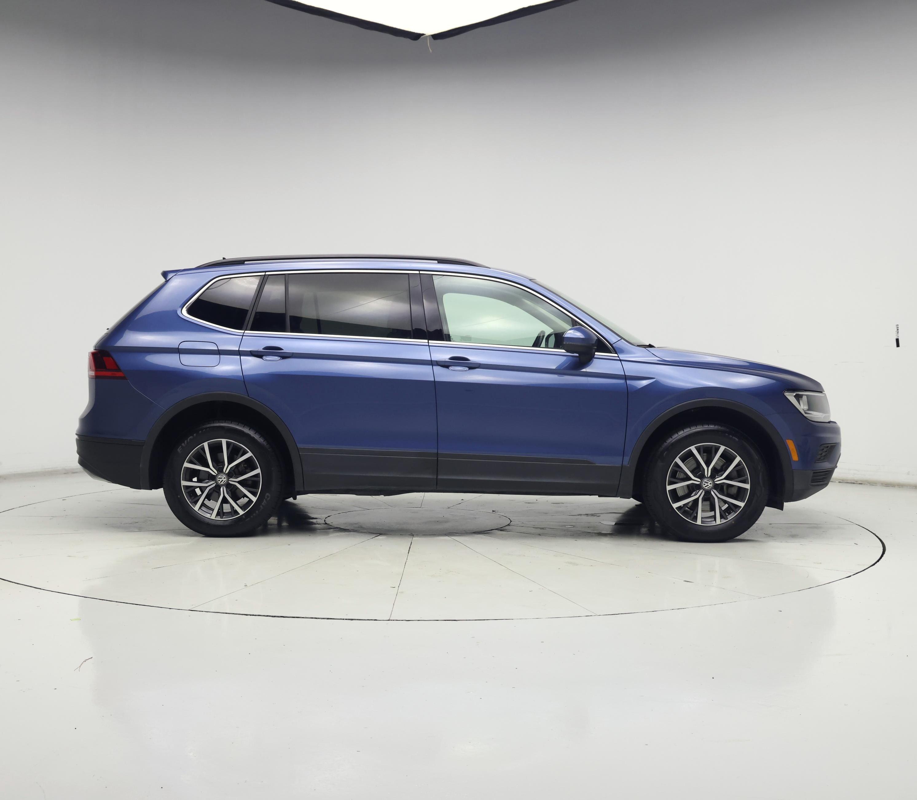 Thumbnail: 2019 Volkswagen Tiguan - 7