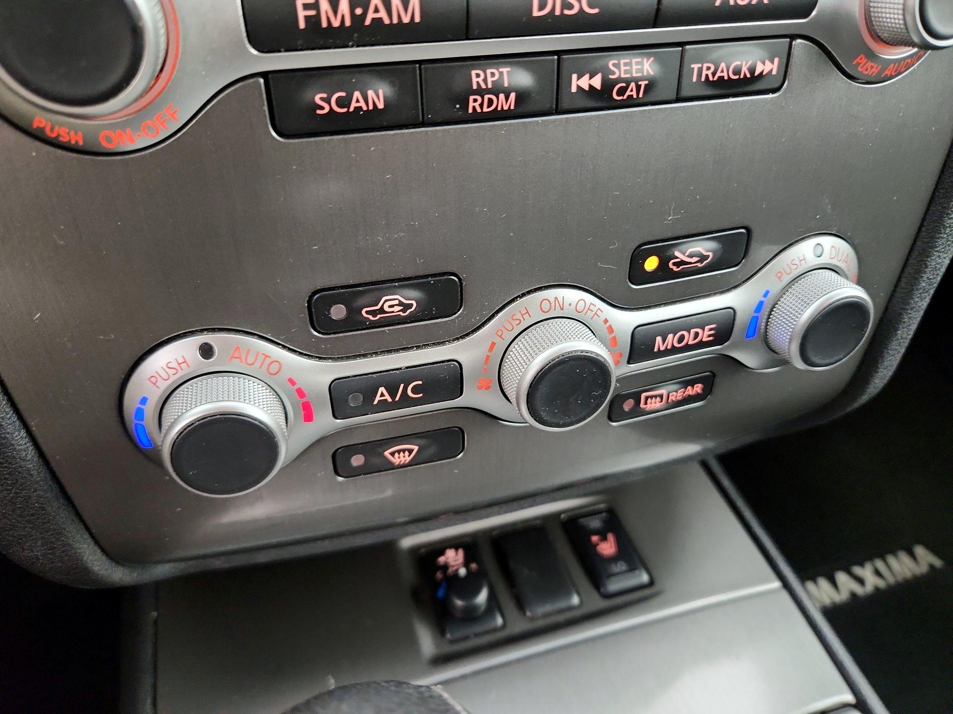 Thumbnail: 2014 Nissan Maxima - 16