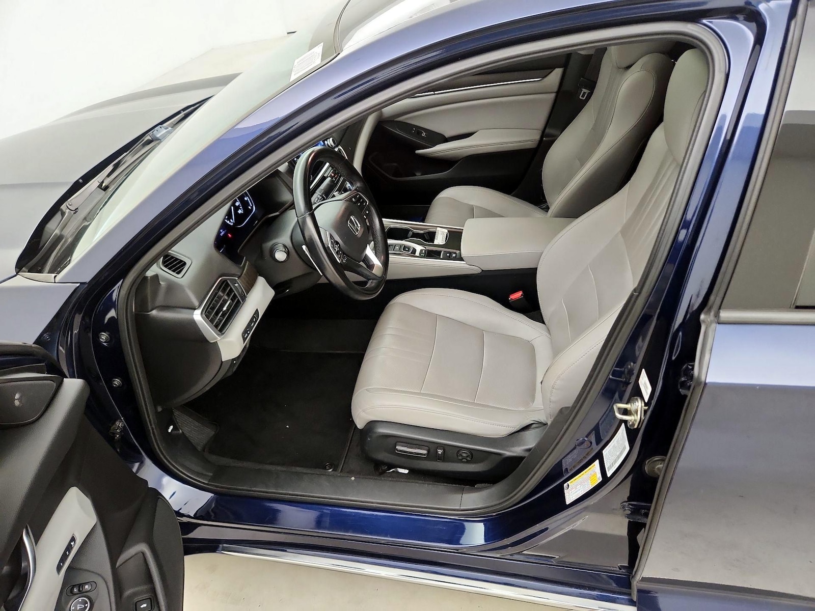 2020 Honda Accord Touring - Photo 12
