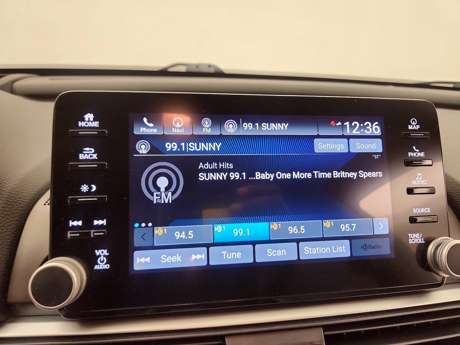 2020 Honda Accord Touring - Photo 16