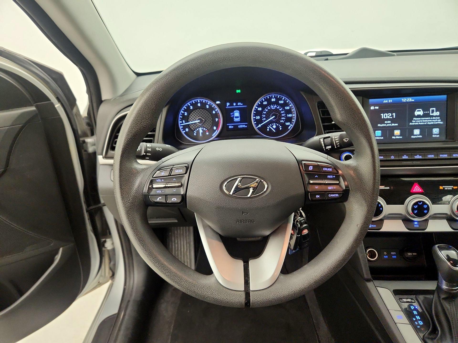 Thumbnail: 2019 Hyundai Elantra - 10