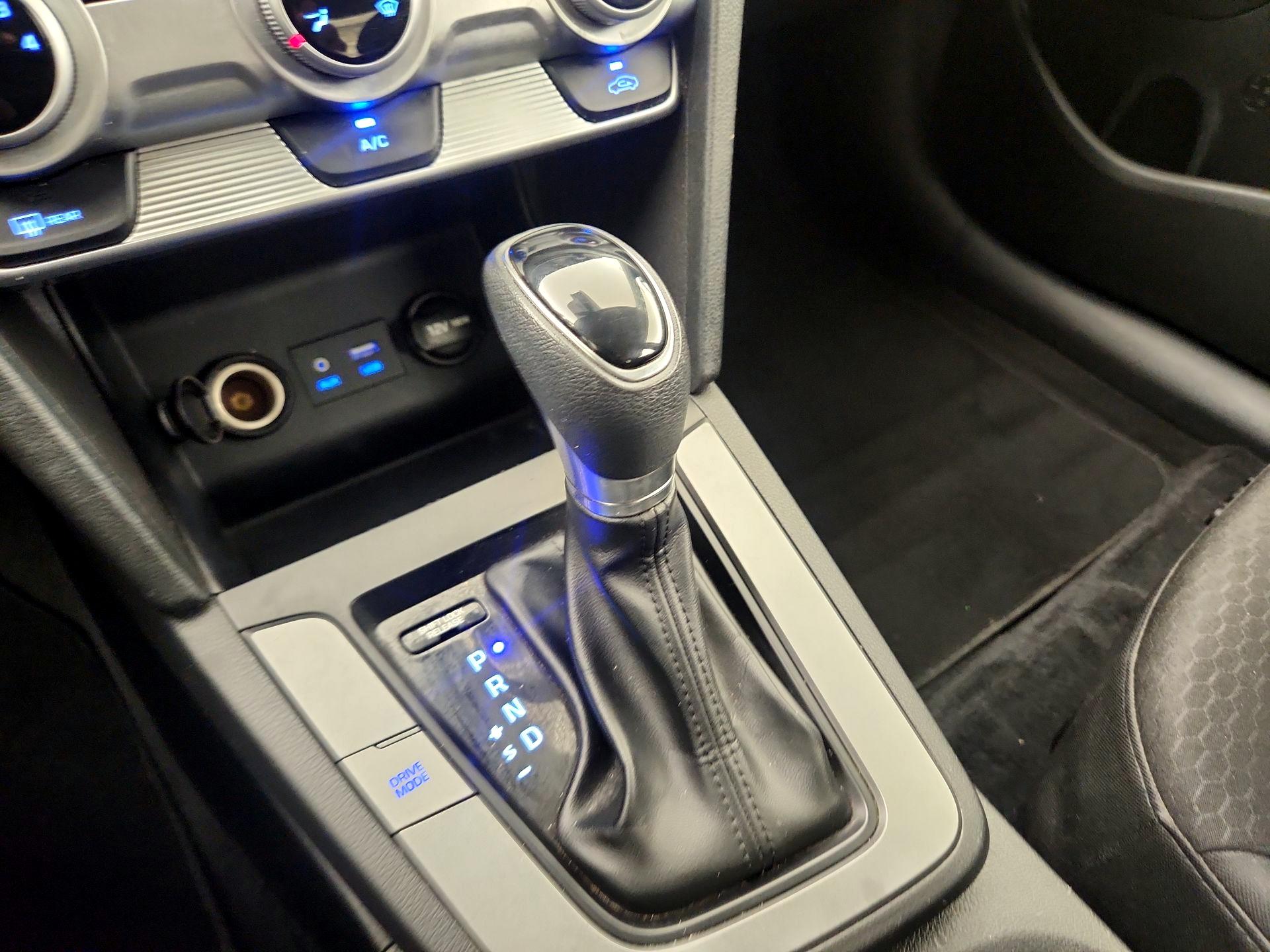 Thumbnail: 2019 Hyundai Elantra - 17
