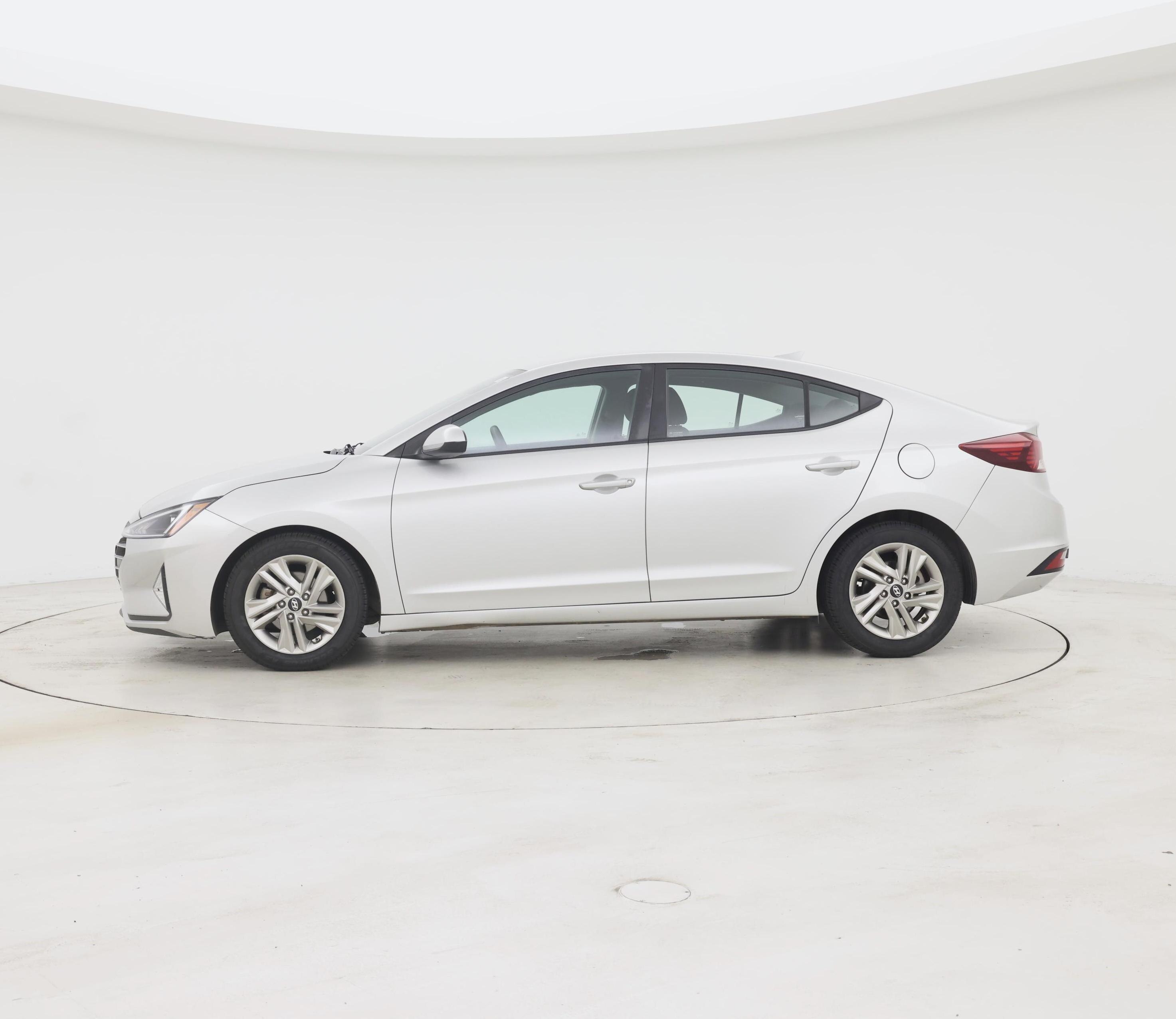 Thumbnail: 2019 Hyundai Elantra - 3