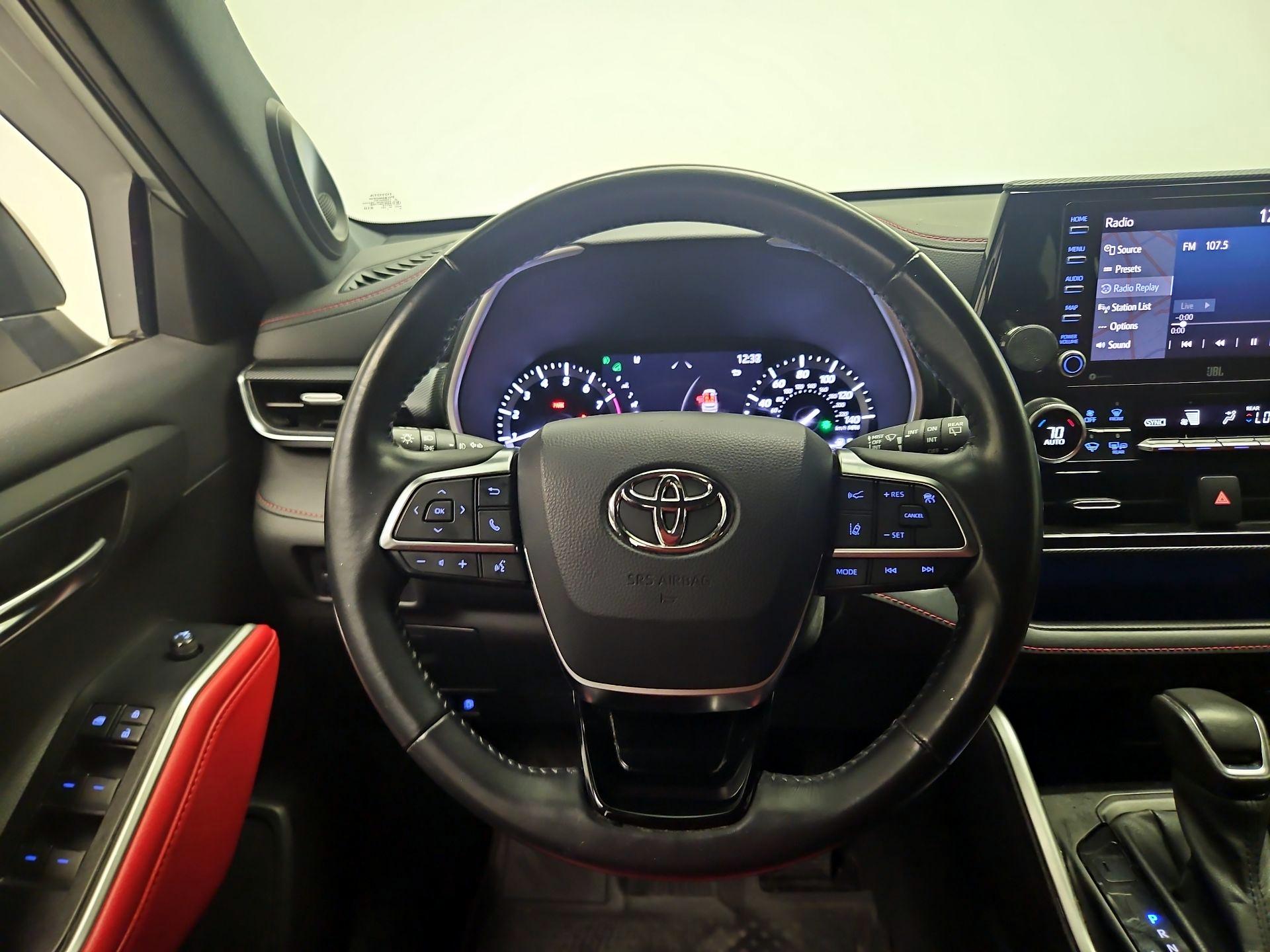 Thumbnail: 2021 Toyota Highlander - 10