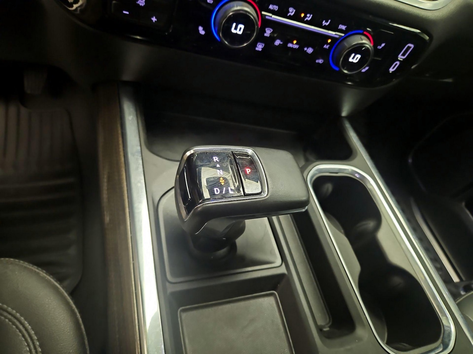 2022 Chevrolet Silverado 1500 RST - Photo 18