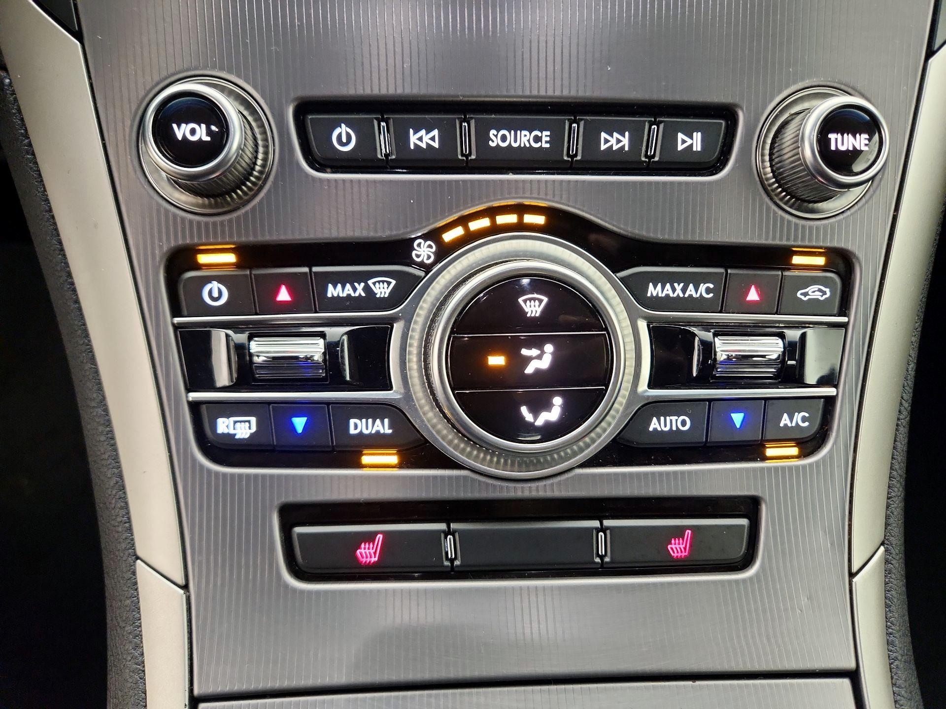Thumbnail: 2020 Lincoln MKZ - 17