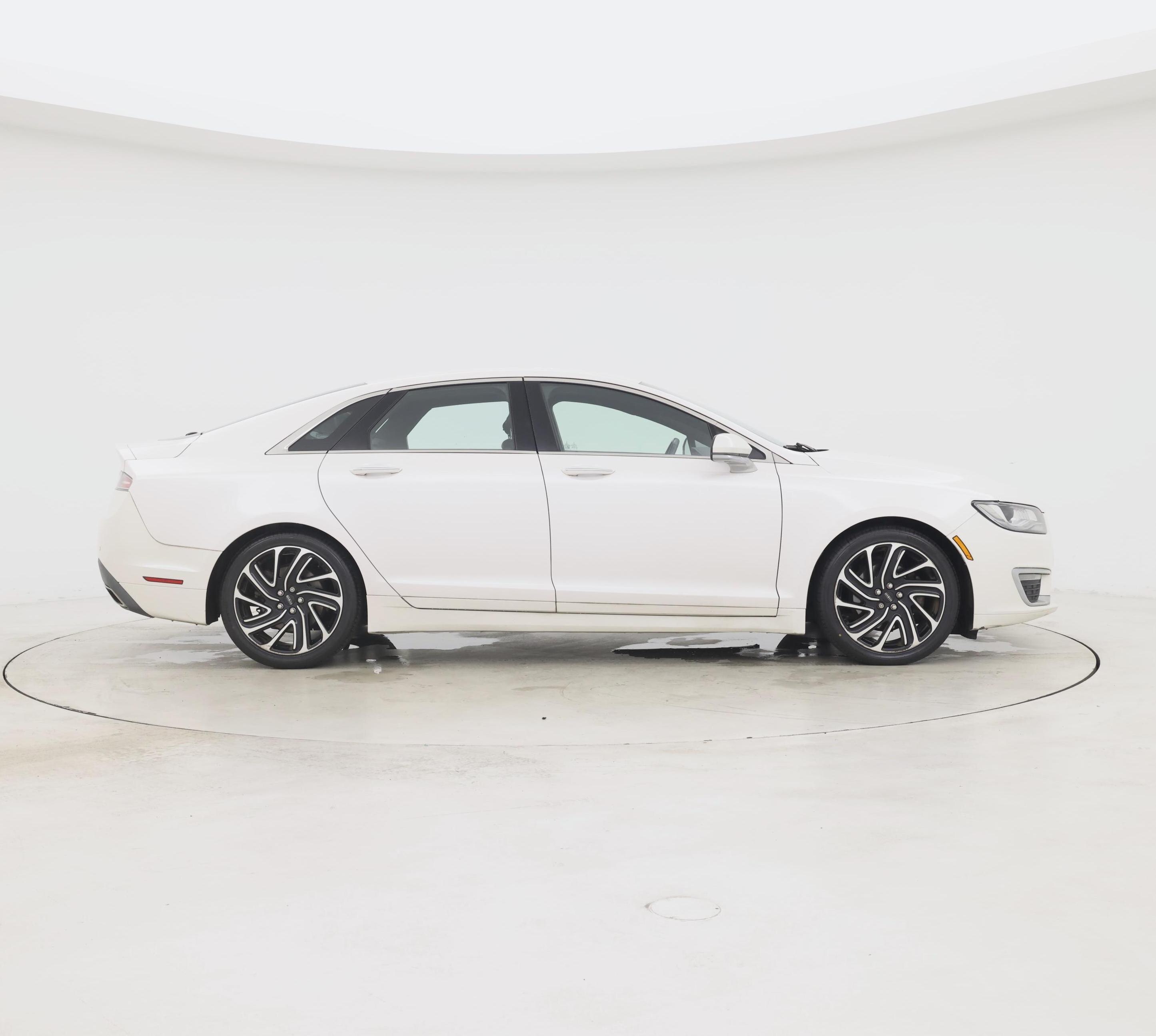 Thumbnail: 2020 Lincoln MKZ - 7